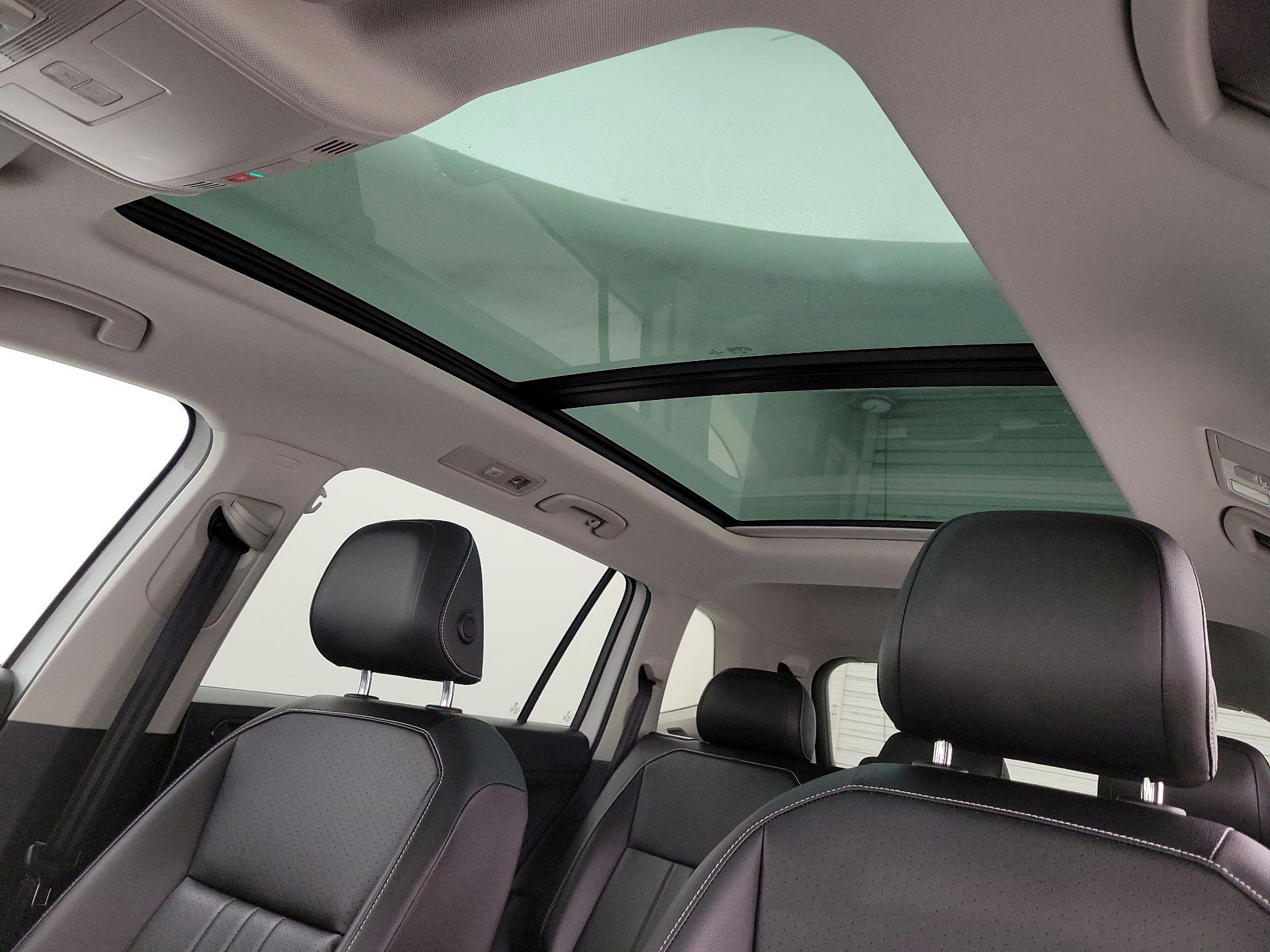 Thumbnail: 2022 Volkswagen Tiguan - 19