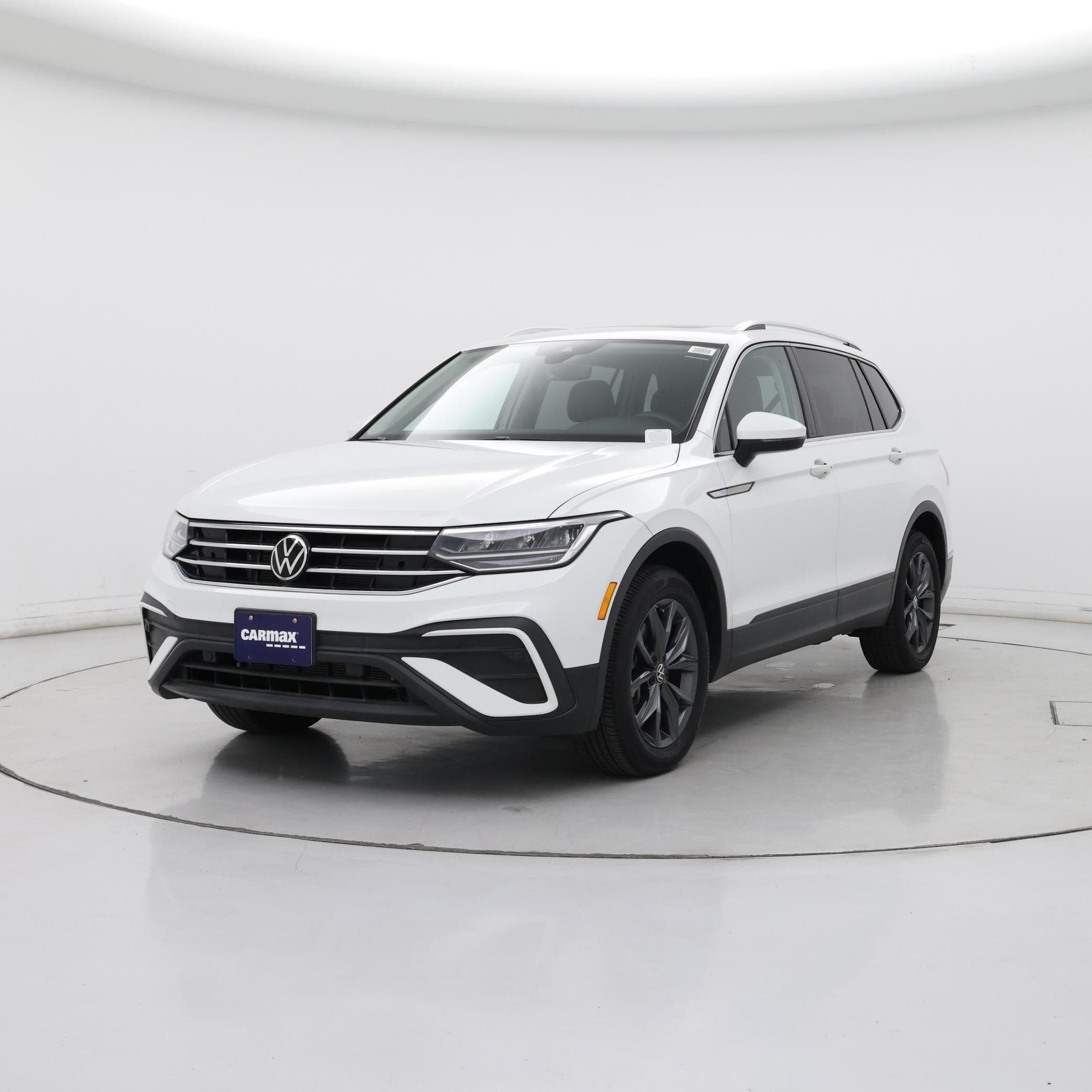 Thumbnail: 2022 Volkswagen Tiguan - 4