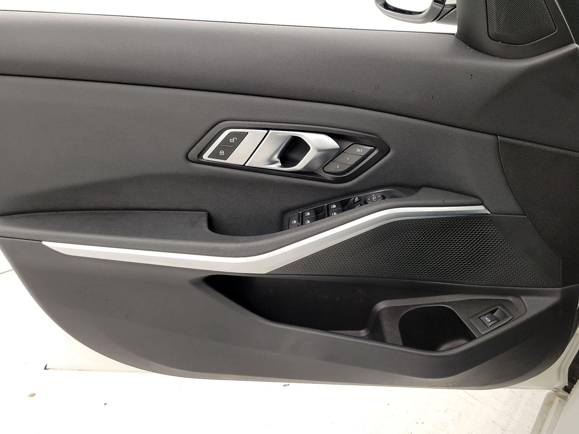 Thumbnail: 2020 BMW 3 Series - 12