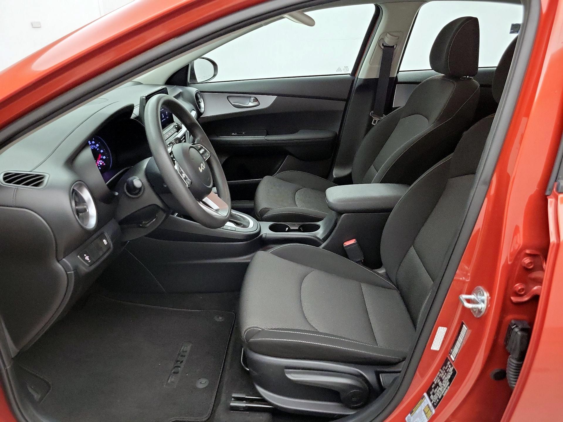 Thumbnail: 2022 Kia Forte - 11