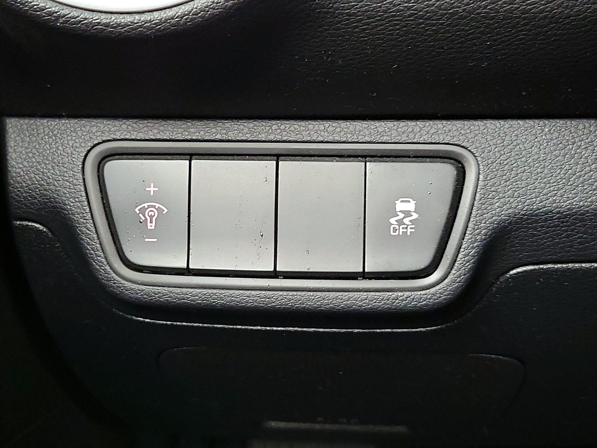 Thumbnail: 2022 Kia Forte - 13