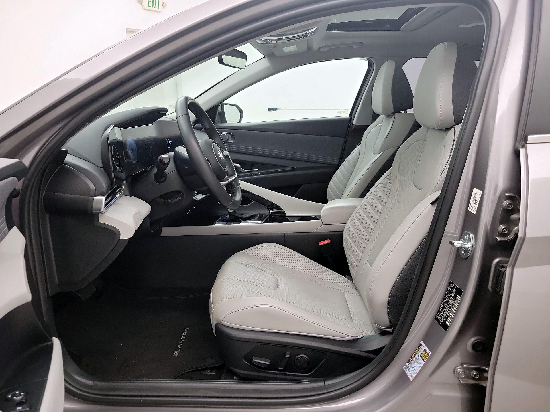 Thumbnail: 2023 Hyundai Elantra - 11