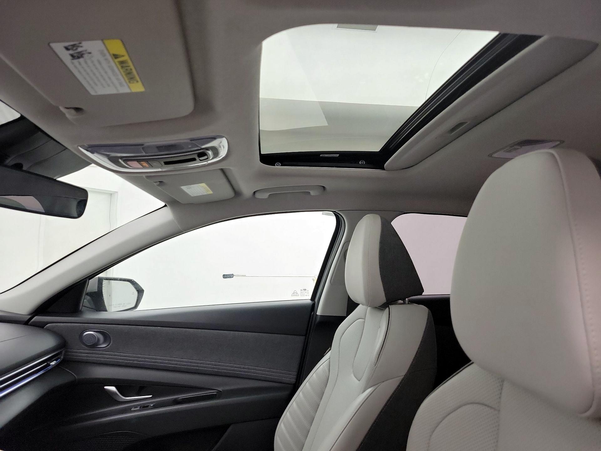 Thumbnail: 2023 Hyundai Elantra - 20