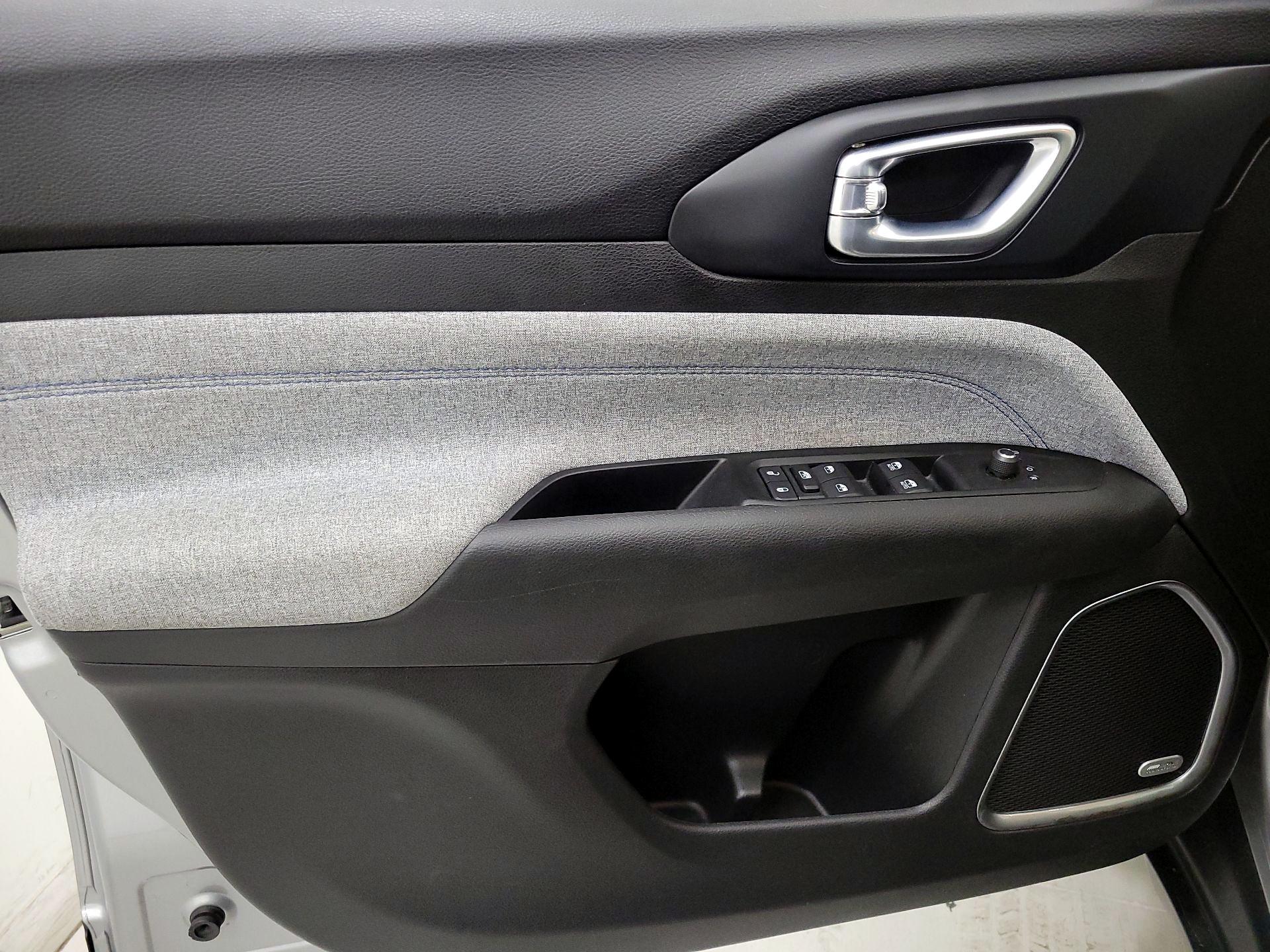 Thumbnail: 2022 Jeep Compass - 12