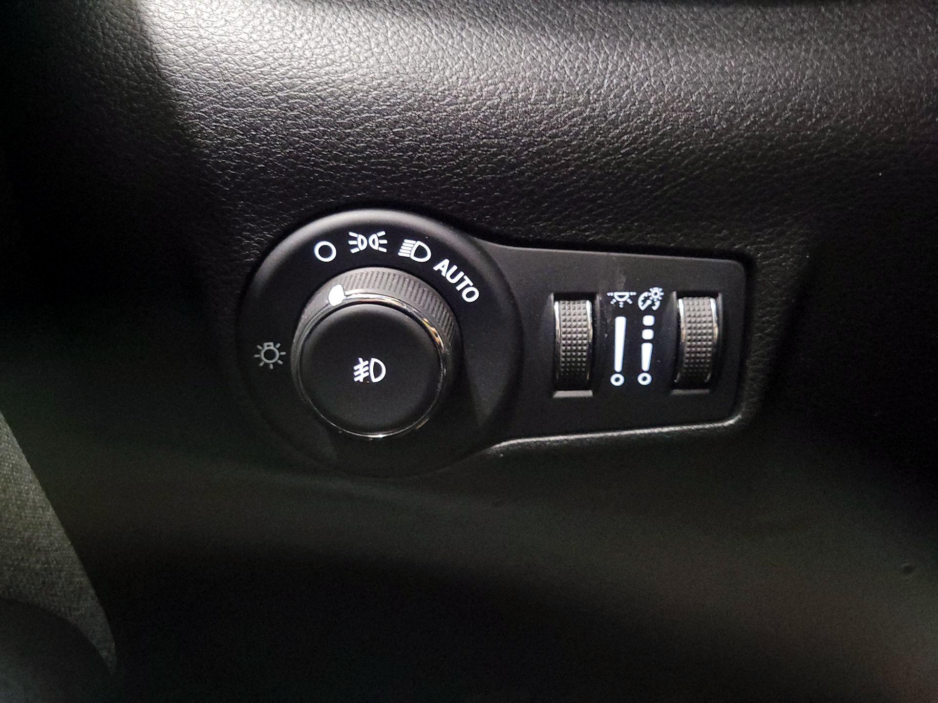 Thumbnail: 2022 Jeep Compass - 13