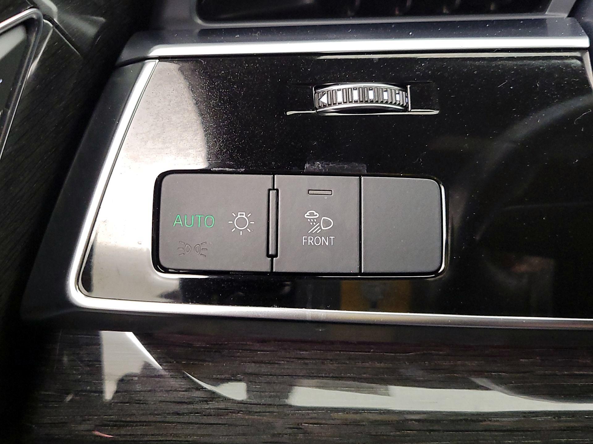 Thumbnail: 2020 Audi Q8 - 13