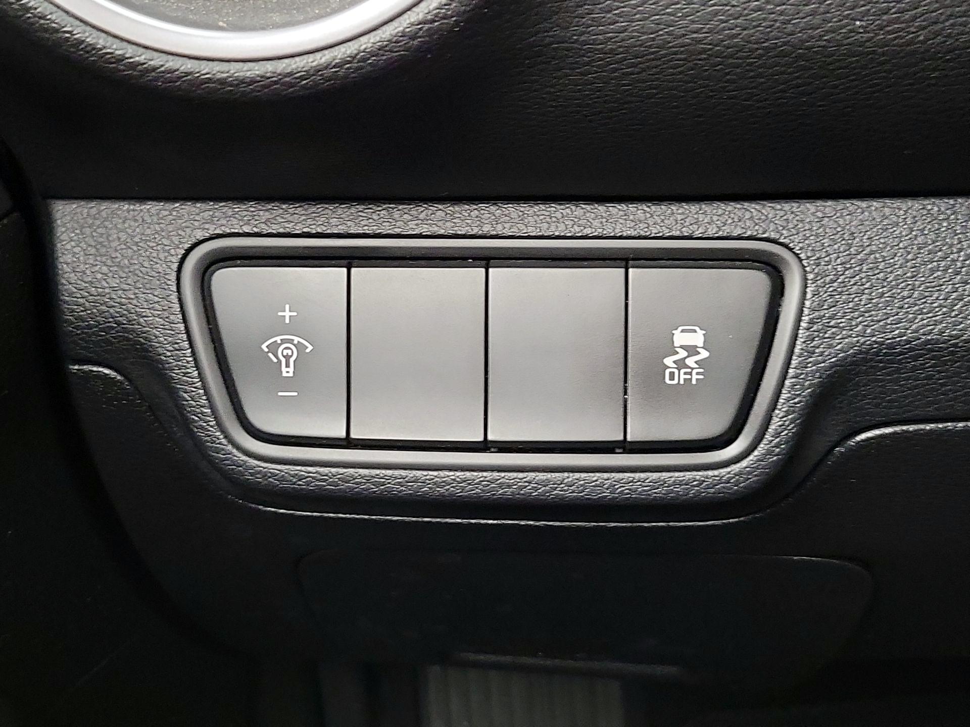 Thumbnail: 2023 Kia Forte - 13