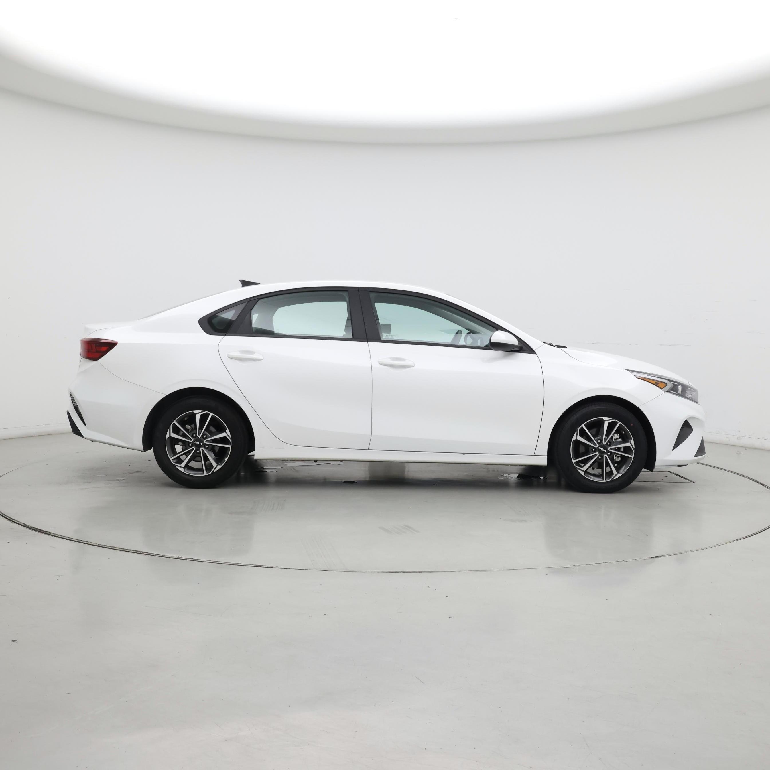 Thumbnail: 2023 Kia Forte - 7