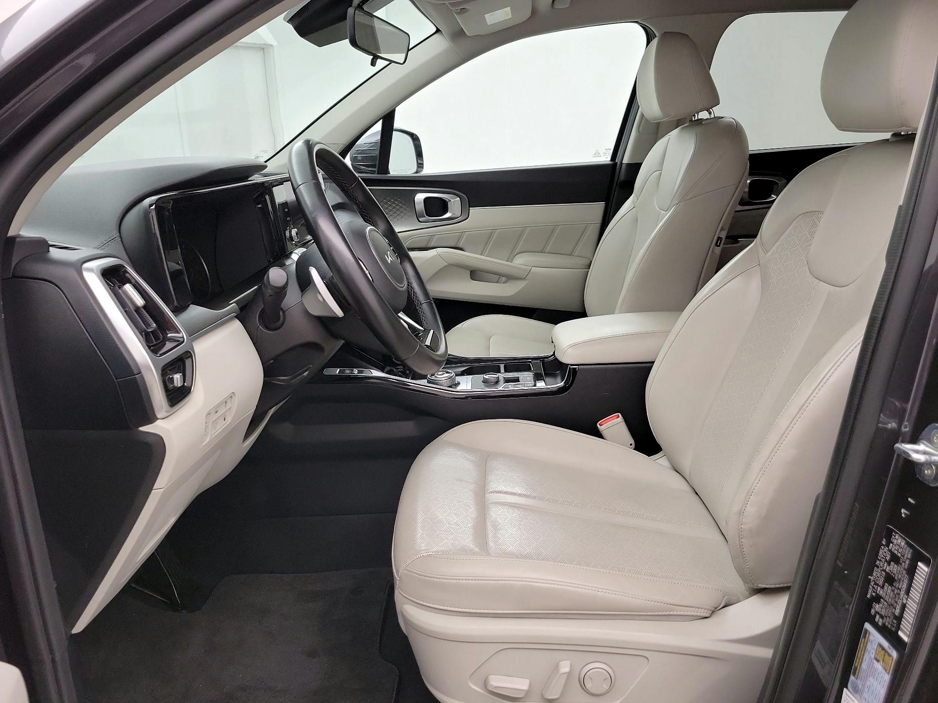 Thumbnail: 2022 Kia Sorento - 11