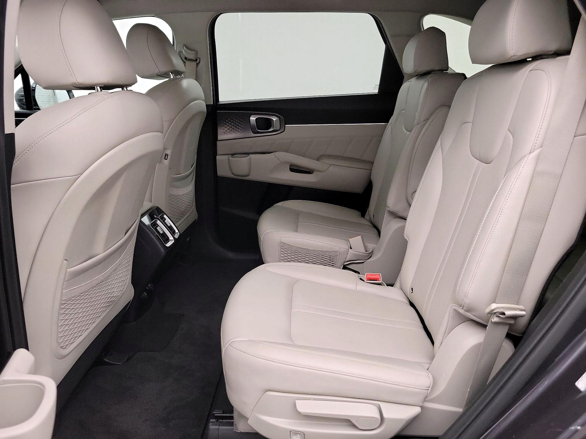 Thumbnail: 2022 Kia Sorento - 20