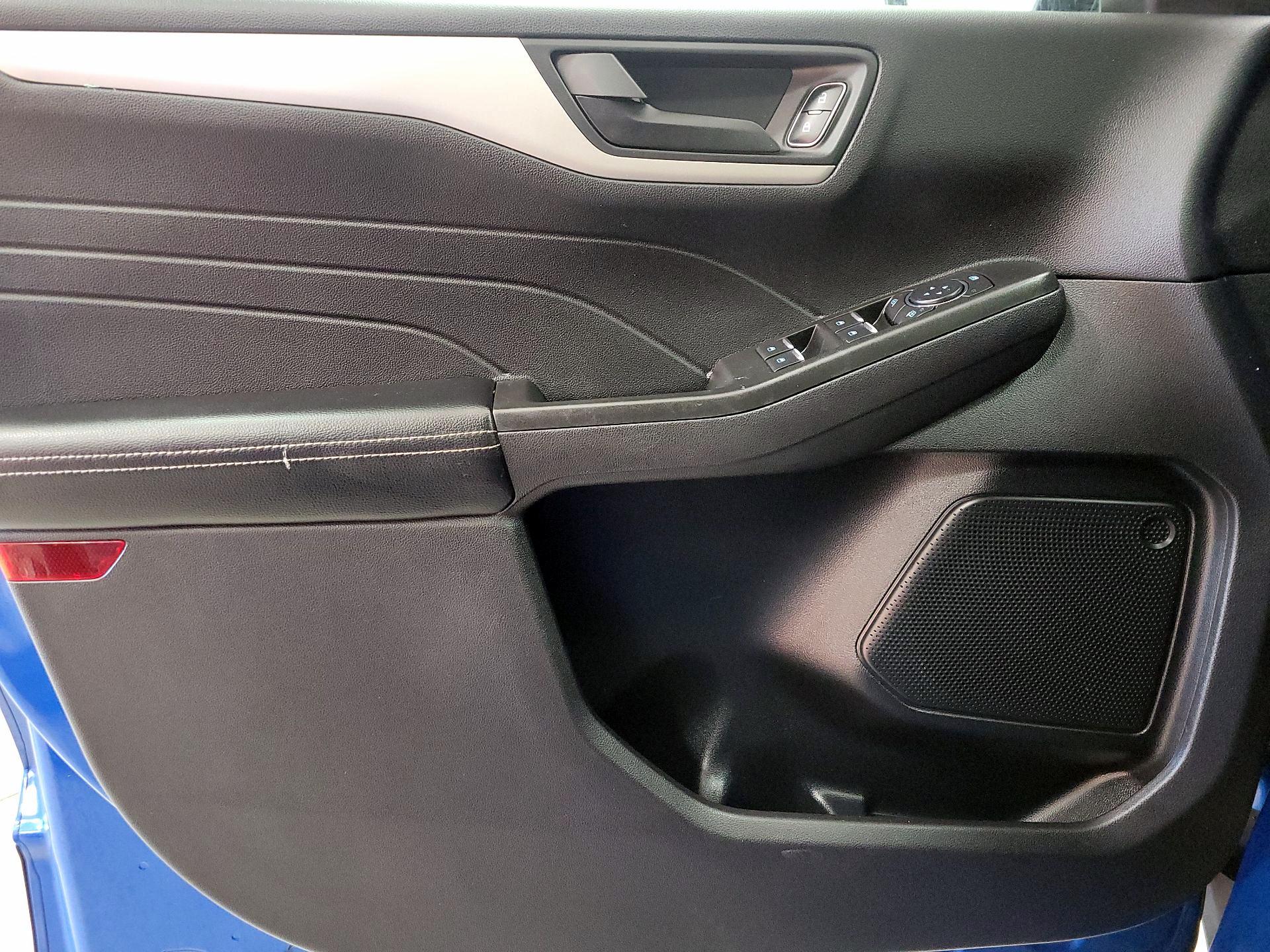 Thumbnail: 2021 Ford Escape - 12