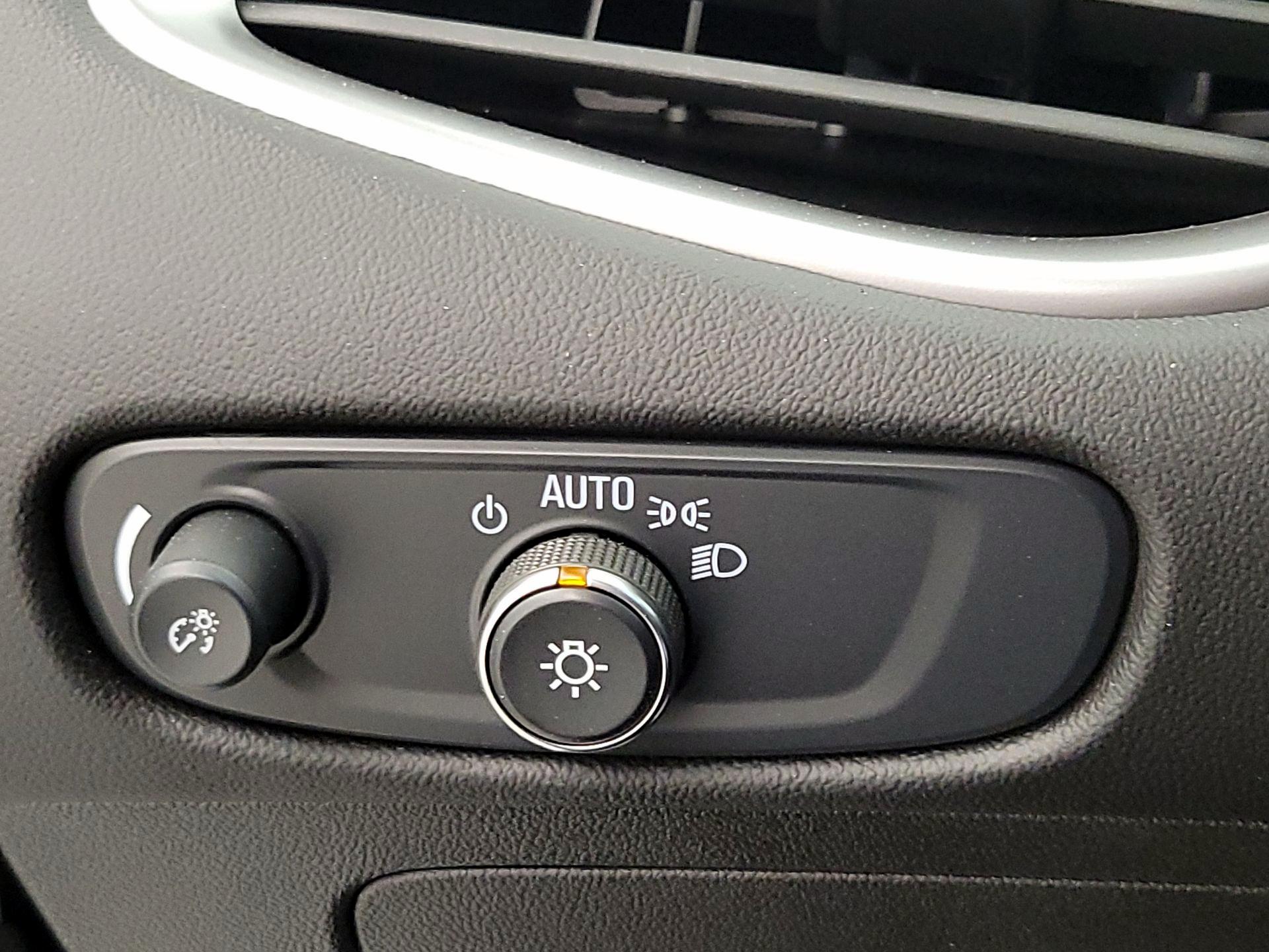 Thumbnail: 2025 Chevrolet Malibu - 13