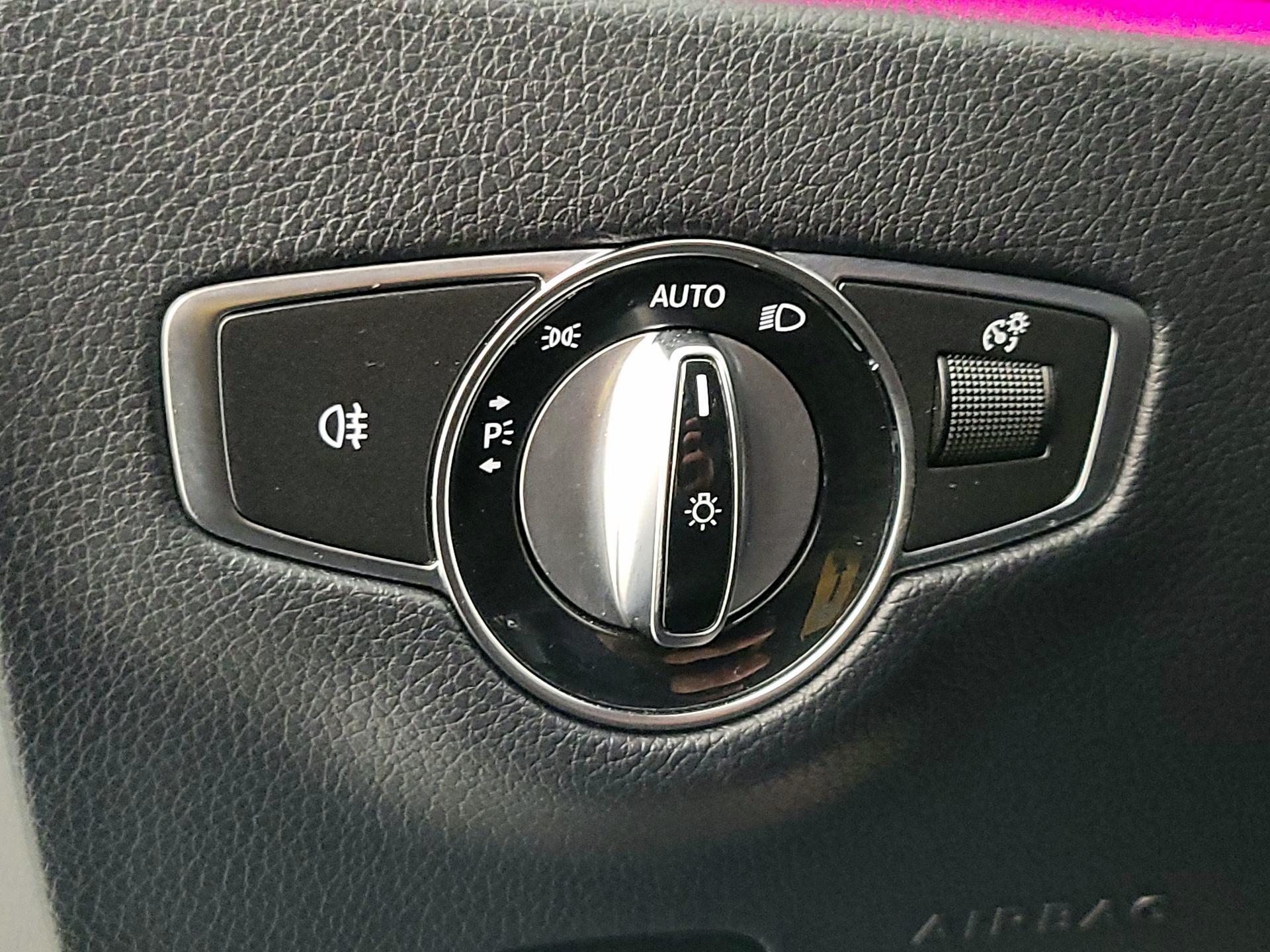 Thumbnail: 2020 Mercedes-Benz E-Class - 13