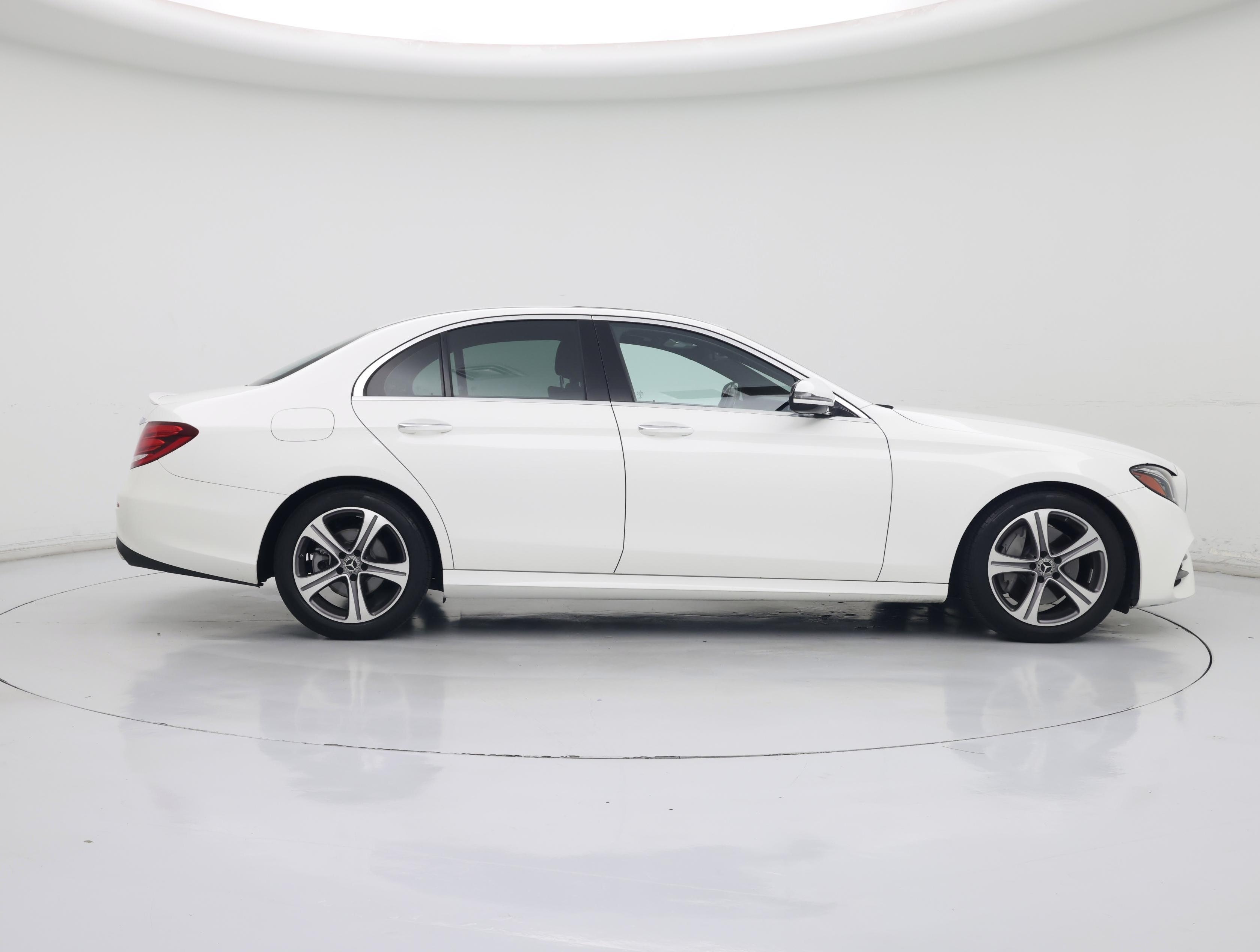 Thumbnail: 2020 Mercedes-Benz E-Class - 7