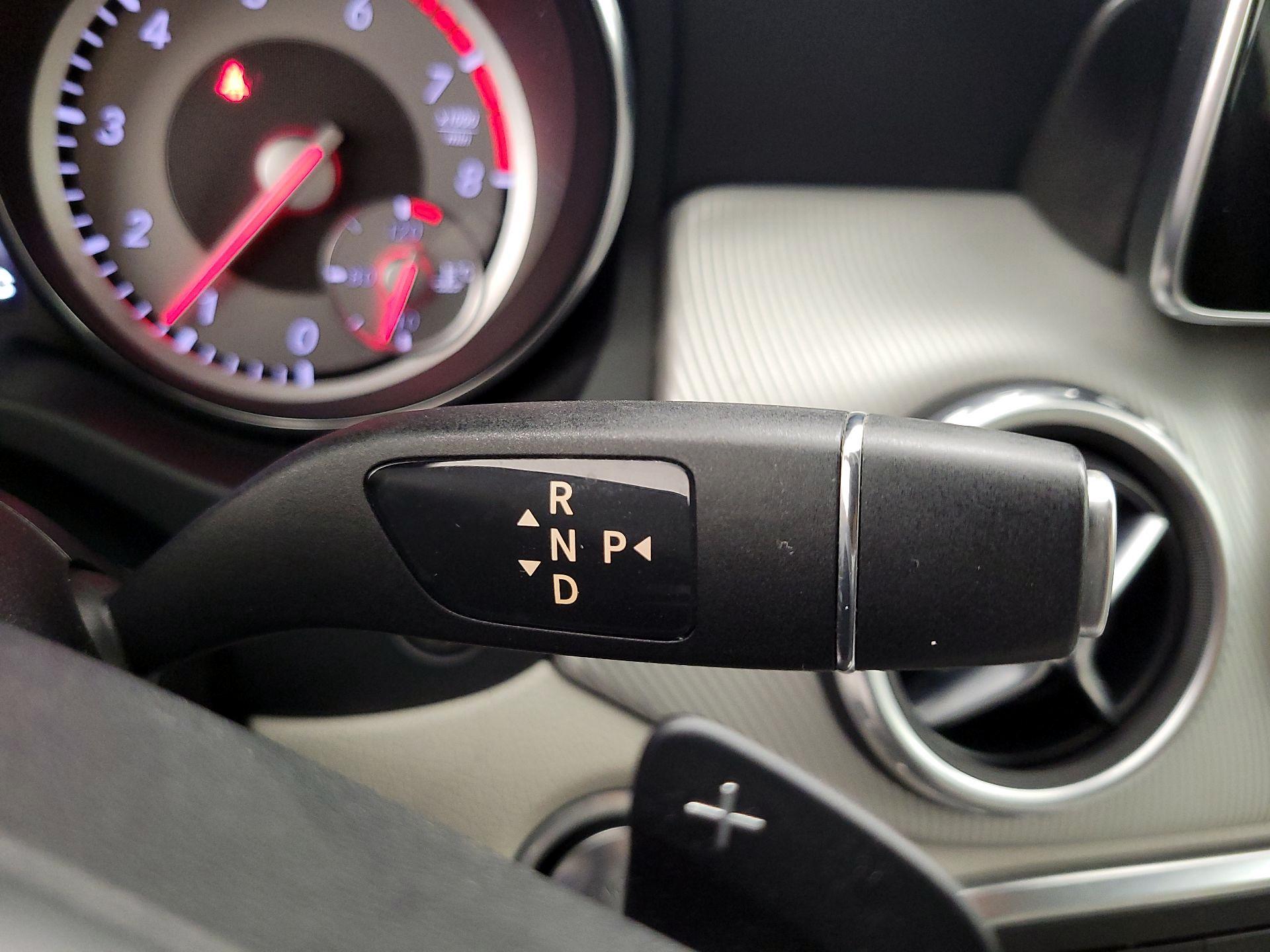 Thumbnail: 2016 Mercedes-Benz GLA - 17