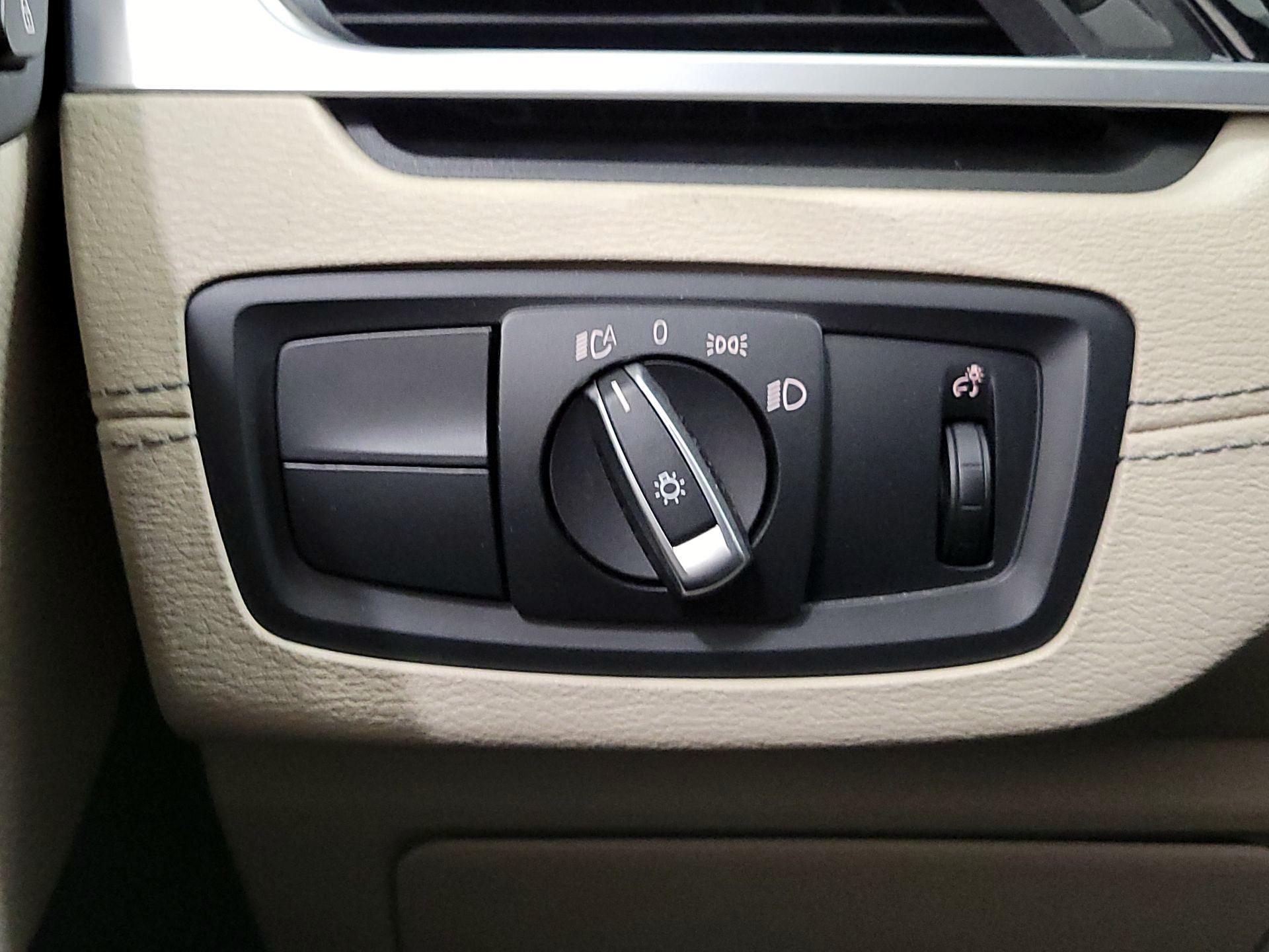 Thumbnail: 2021 BMW X1 - 13