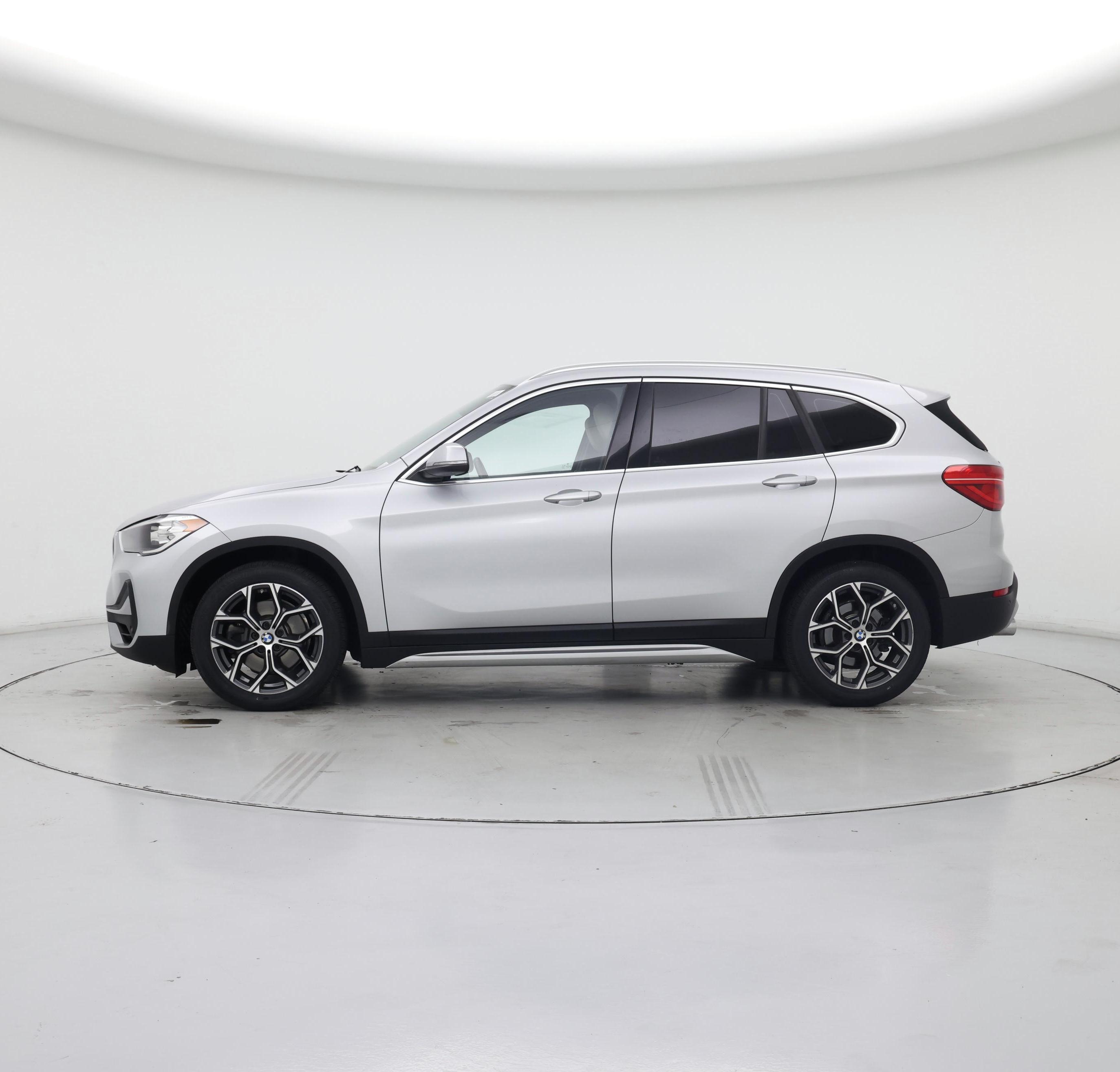 Thumbnail: 2021 BMW X1 - 3
