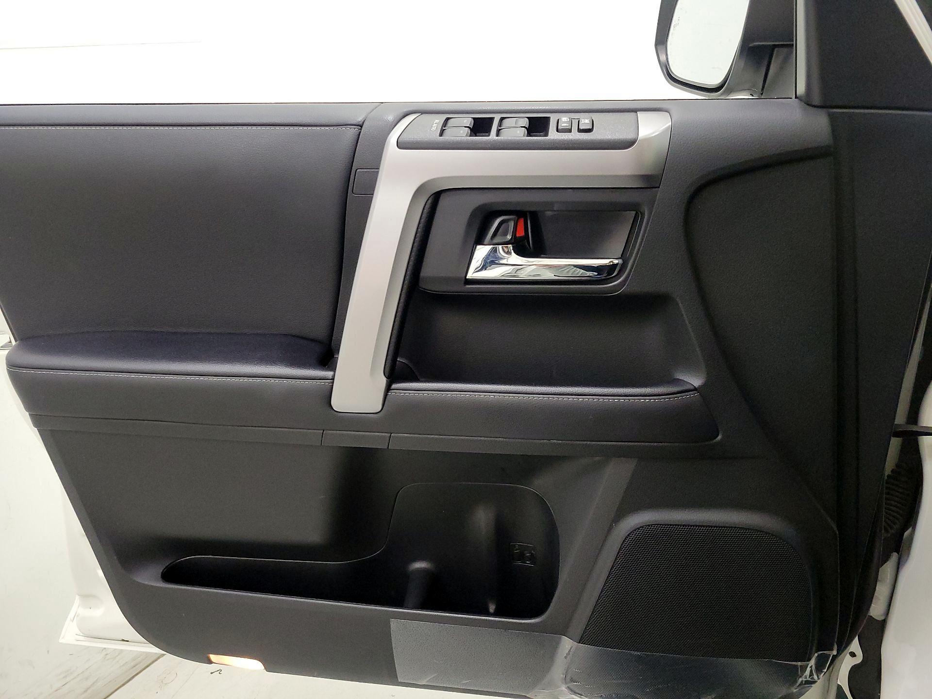 Thumbnail: 2022 Toyota 4Runner - 12