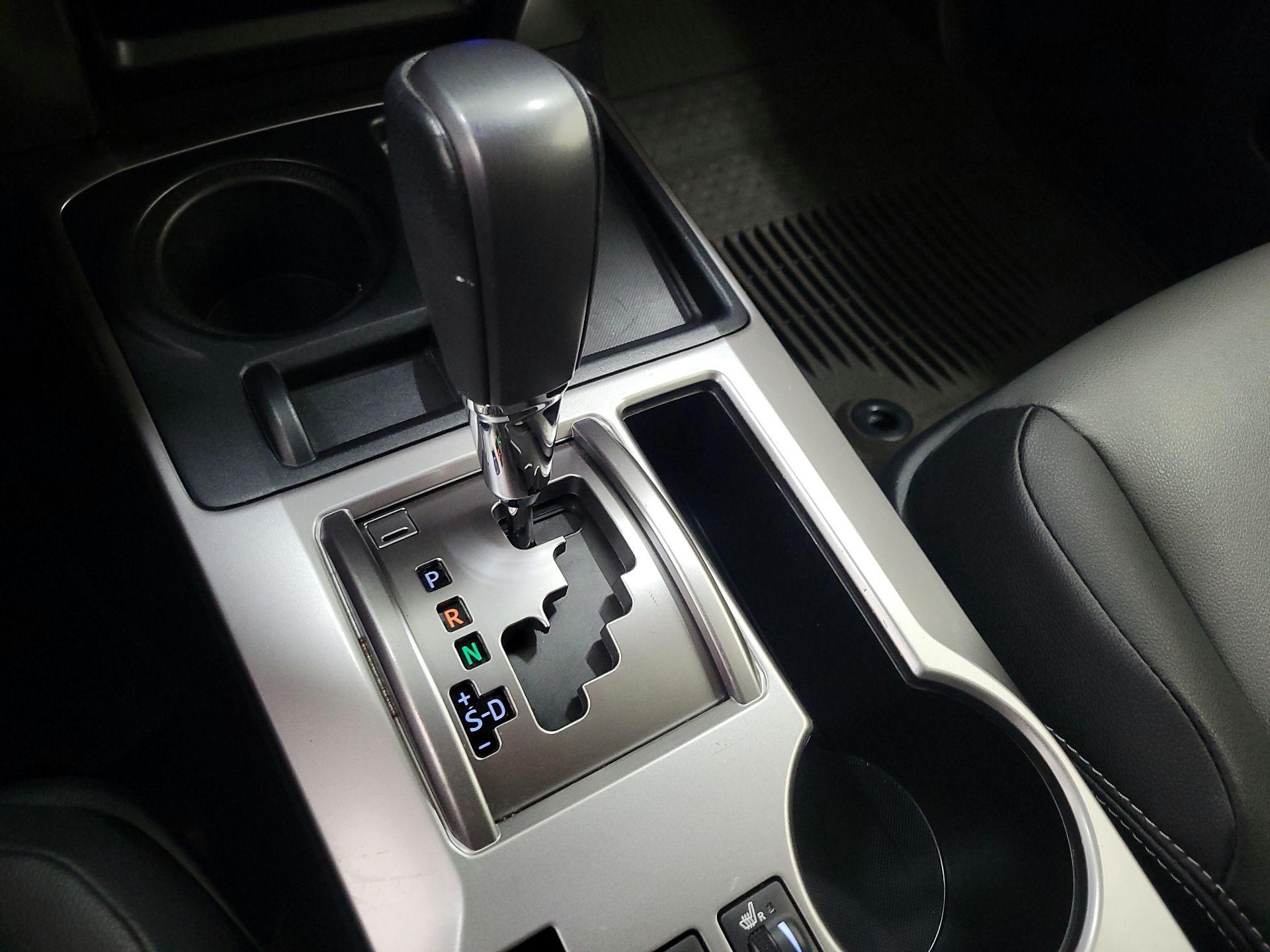 Thumbnail: 2022 Toyota 4Runner - 17