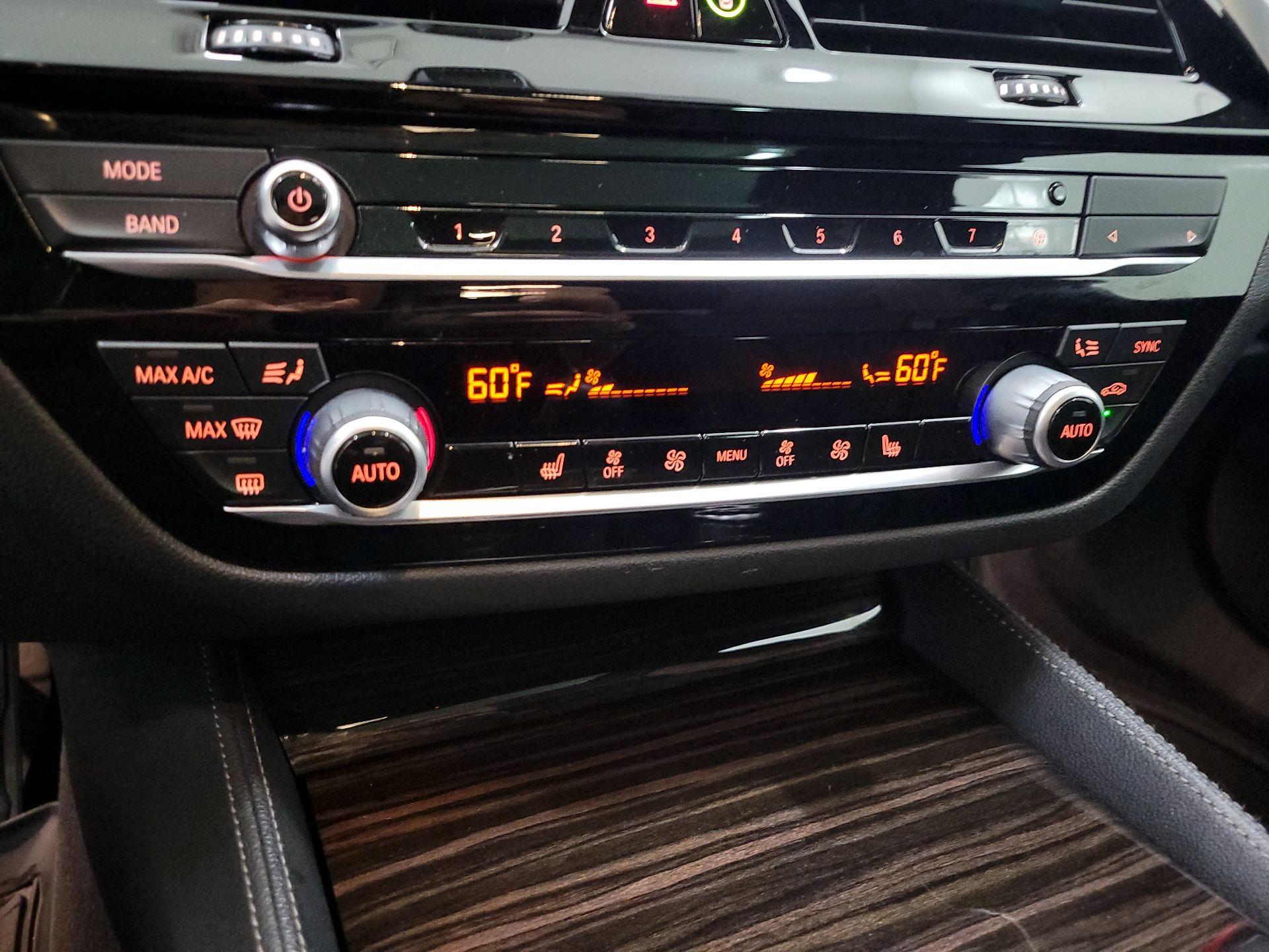 Thumbnail: 2022 BMW 5 Series - 17