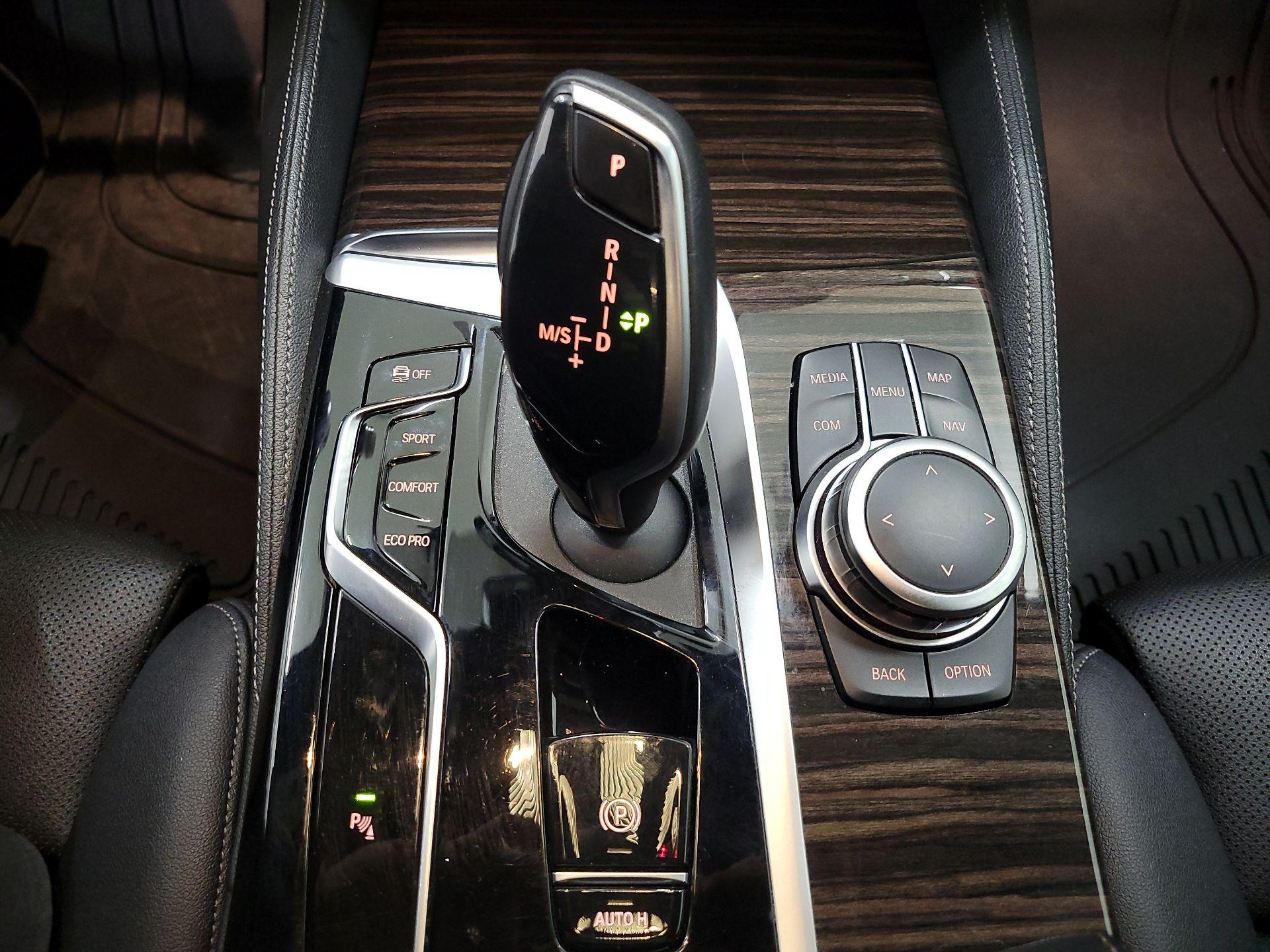 Thumbnail: 2022 BMW 5 Series - 18