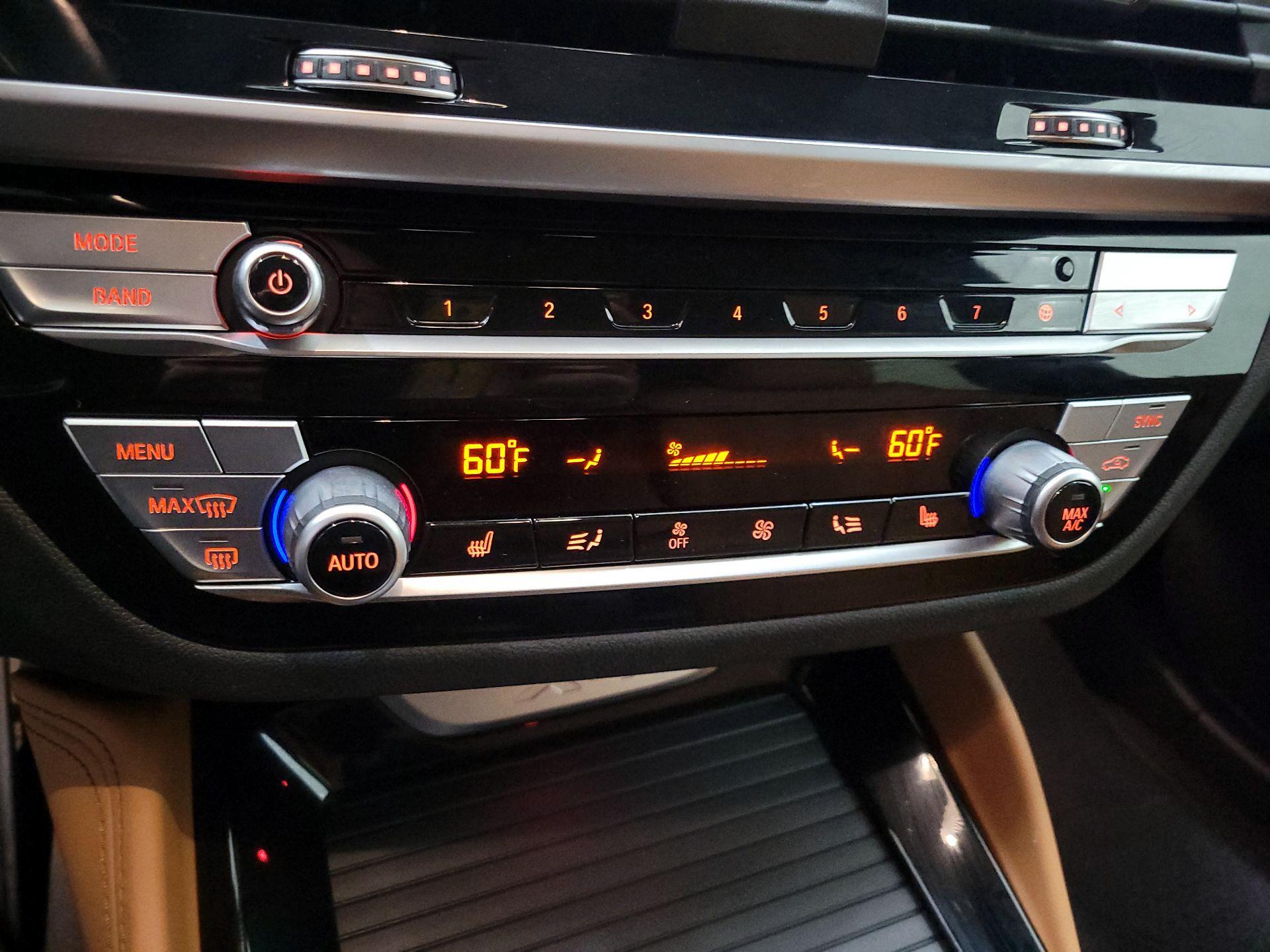 Thumbnail: 2021 BMW X4 - 17