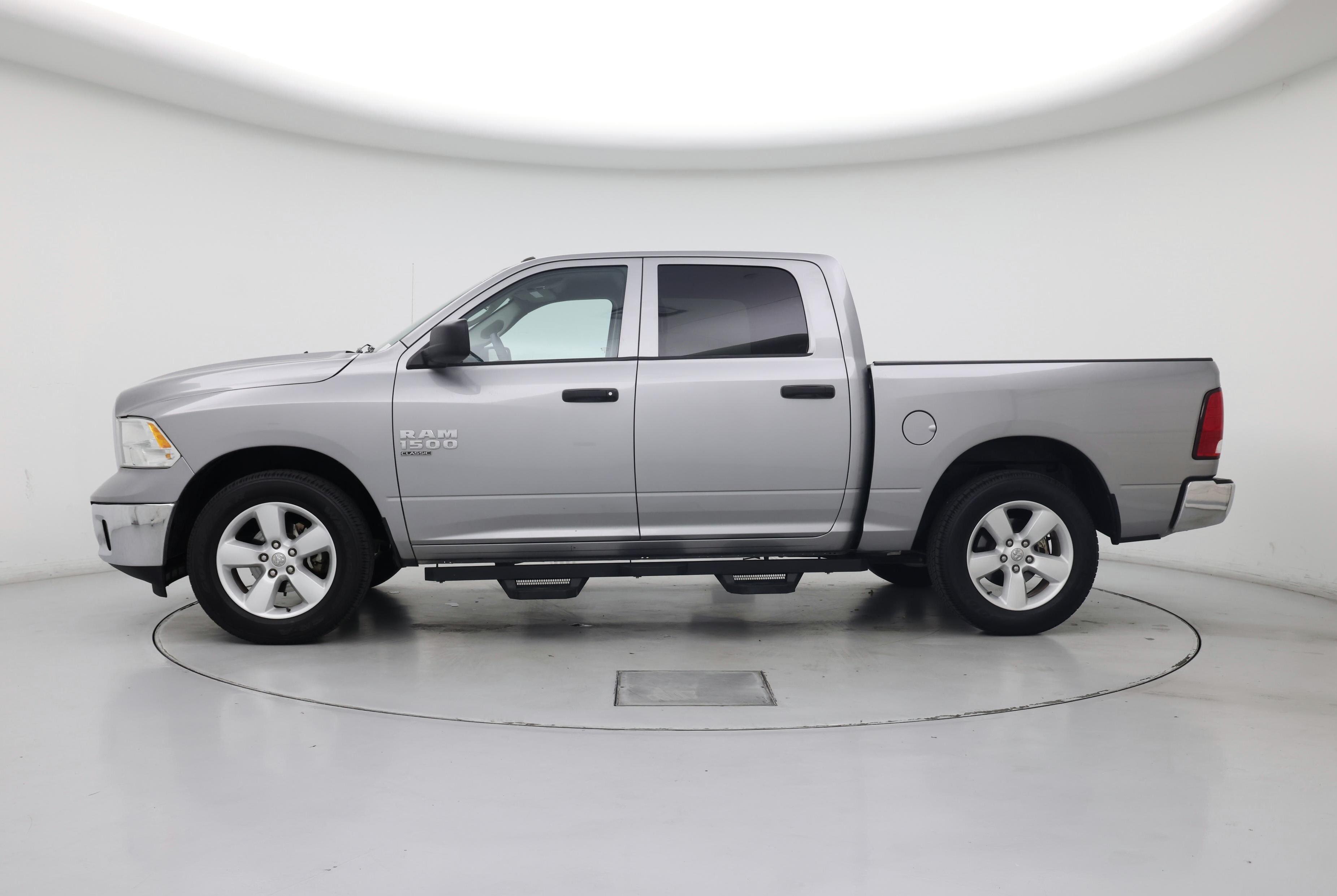 Thumbnail: 2023 RAM 1500 Classic - 3