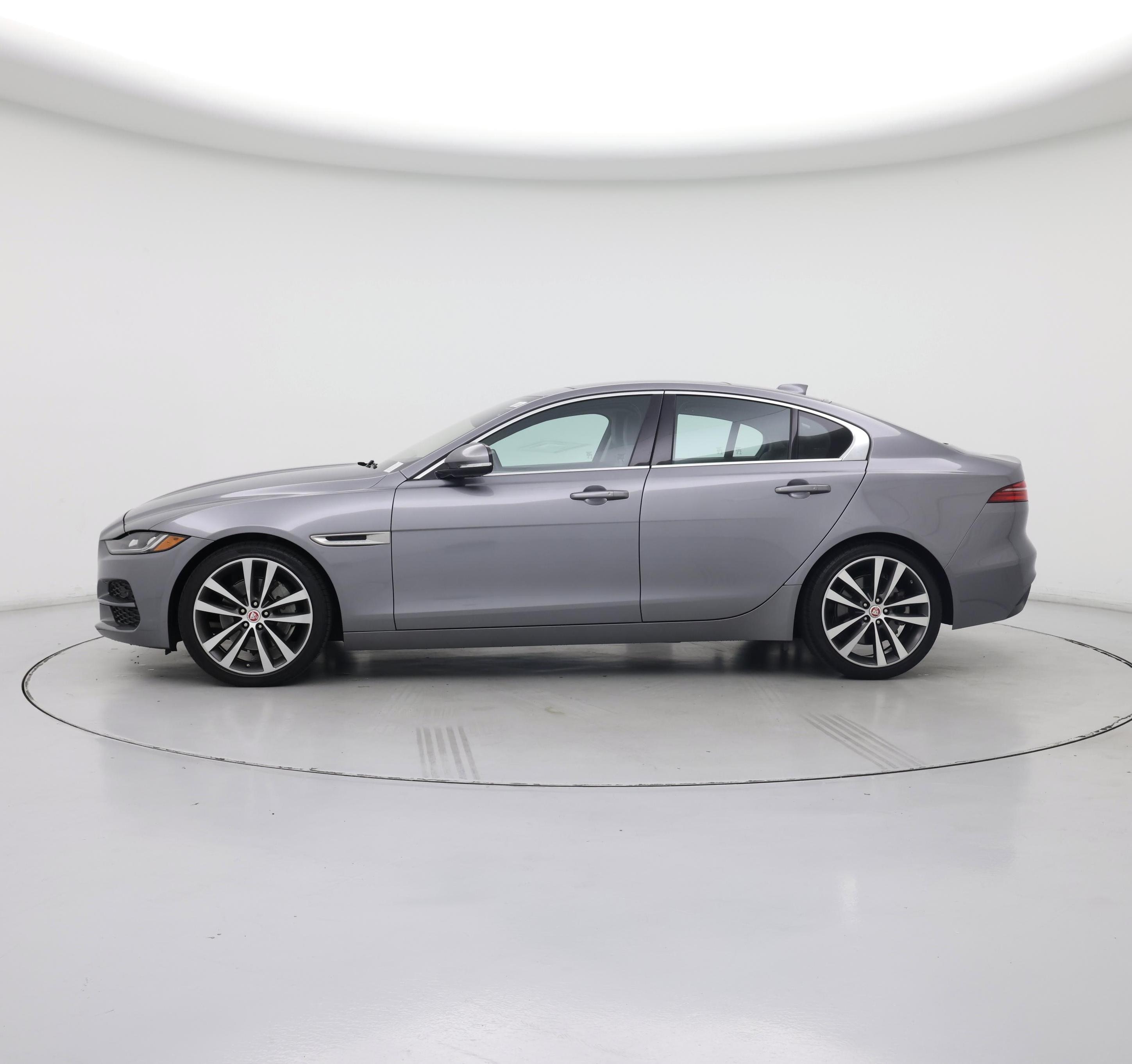Thumbnail: 2020 Jaguar XE - 3