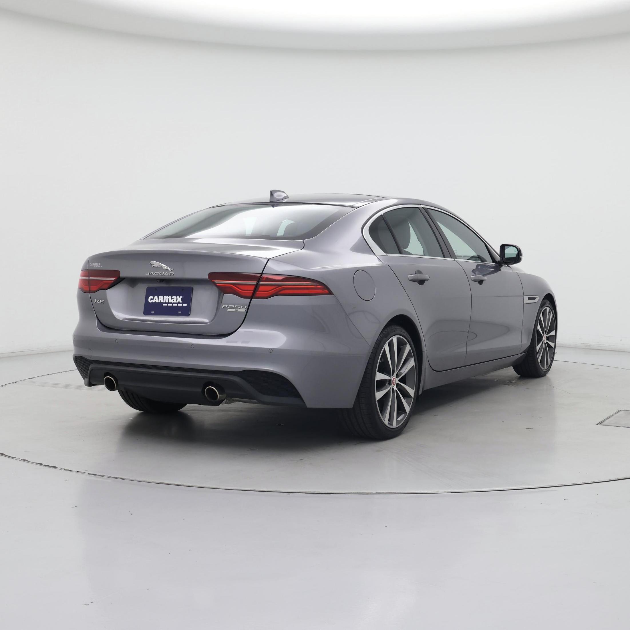 Thumbnail: 2020 Jaguar XE - 8