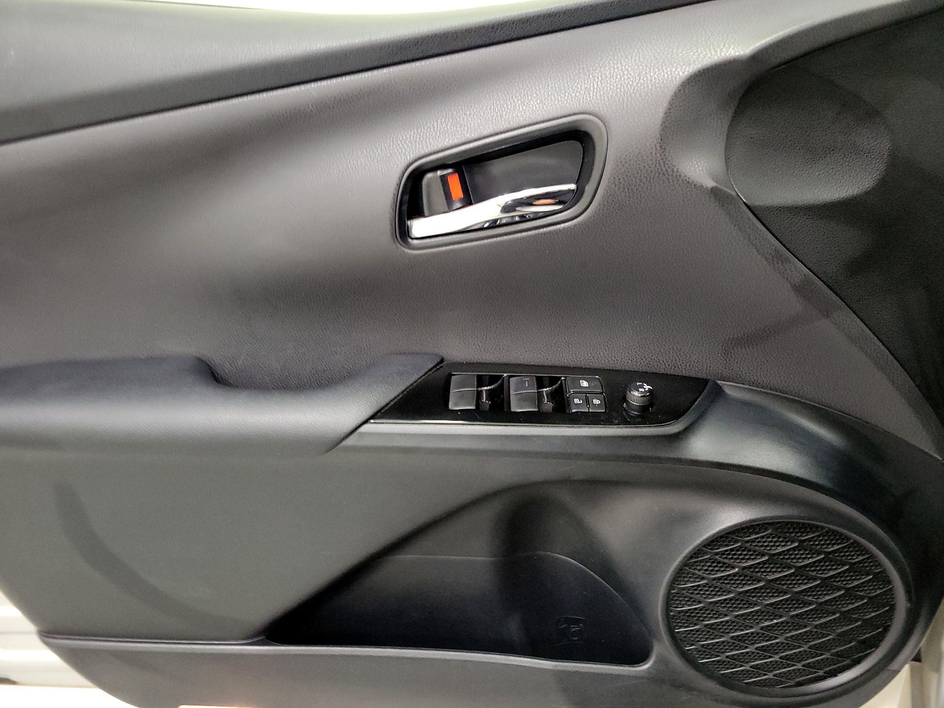 Thumbnail: 2021 Toyota Prius - 12