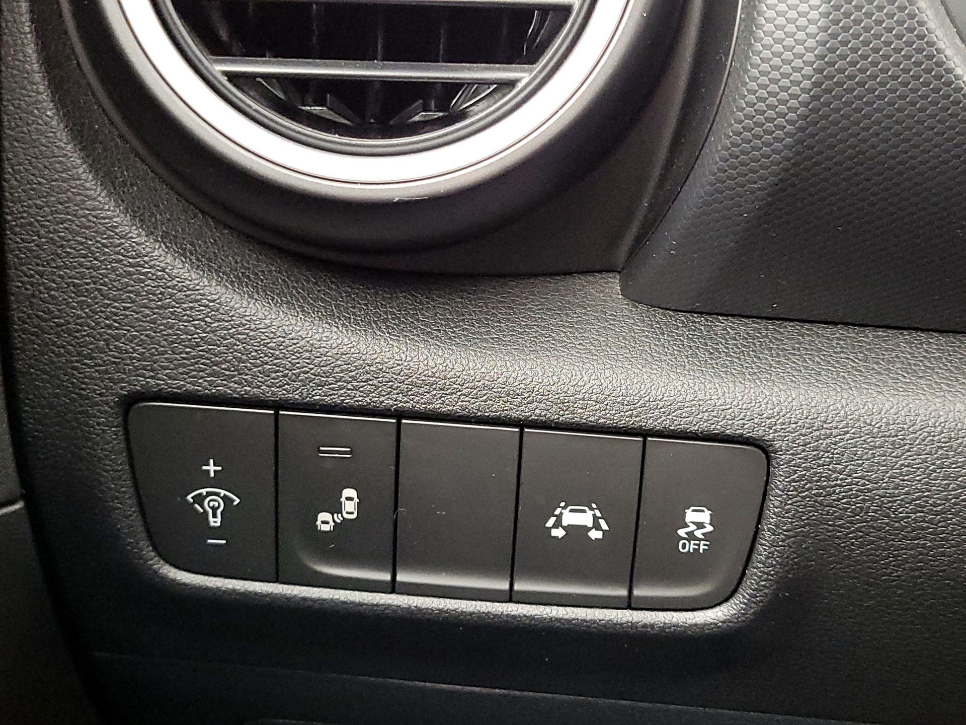 Thumbnail: 2020 Hyundai Kona - 13