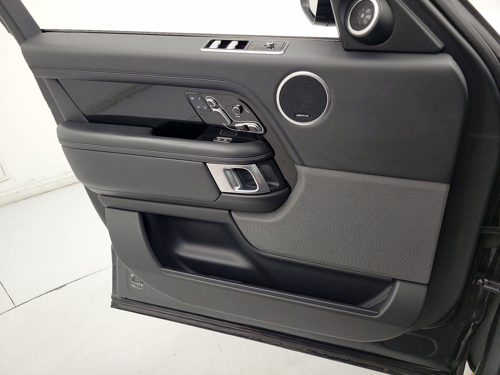 Thumbnail: 2022 Land Rover Range Rover - 12