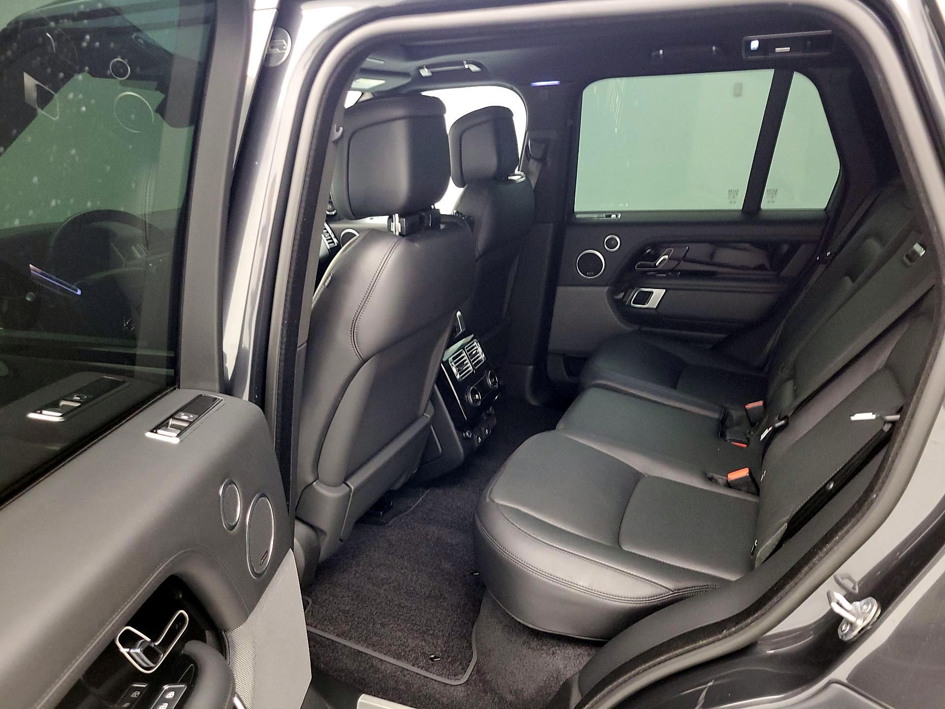 Thumbnail: 2022 Land Rover Range Rover - 17