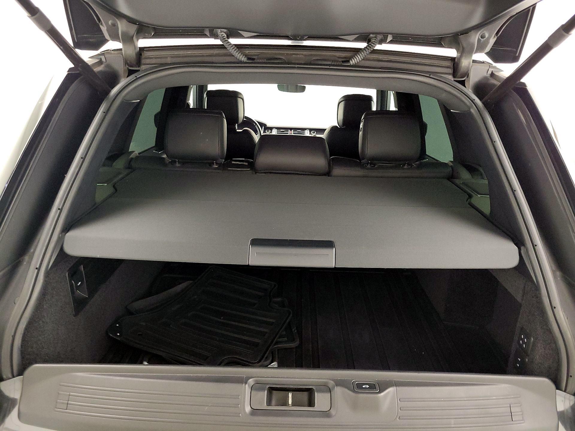 Thumbnail: 2022 Land Rover Range Rover - 18