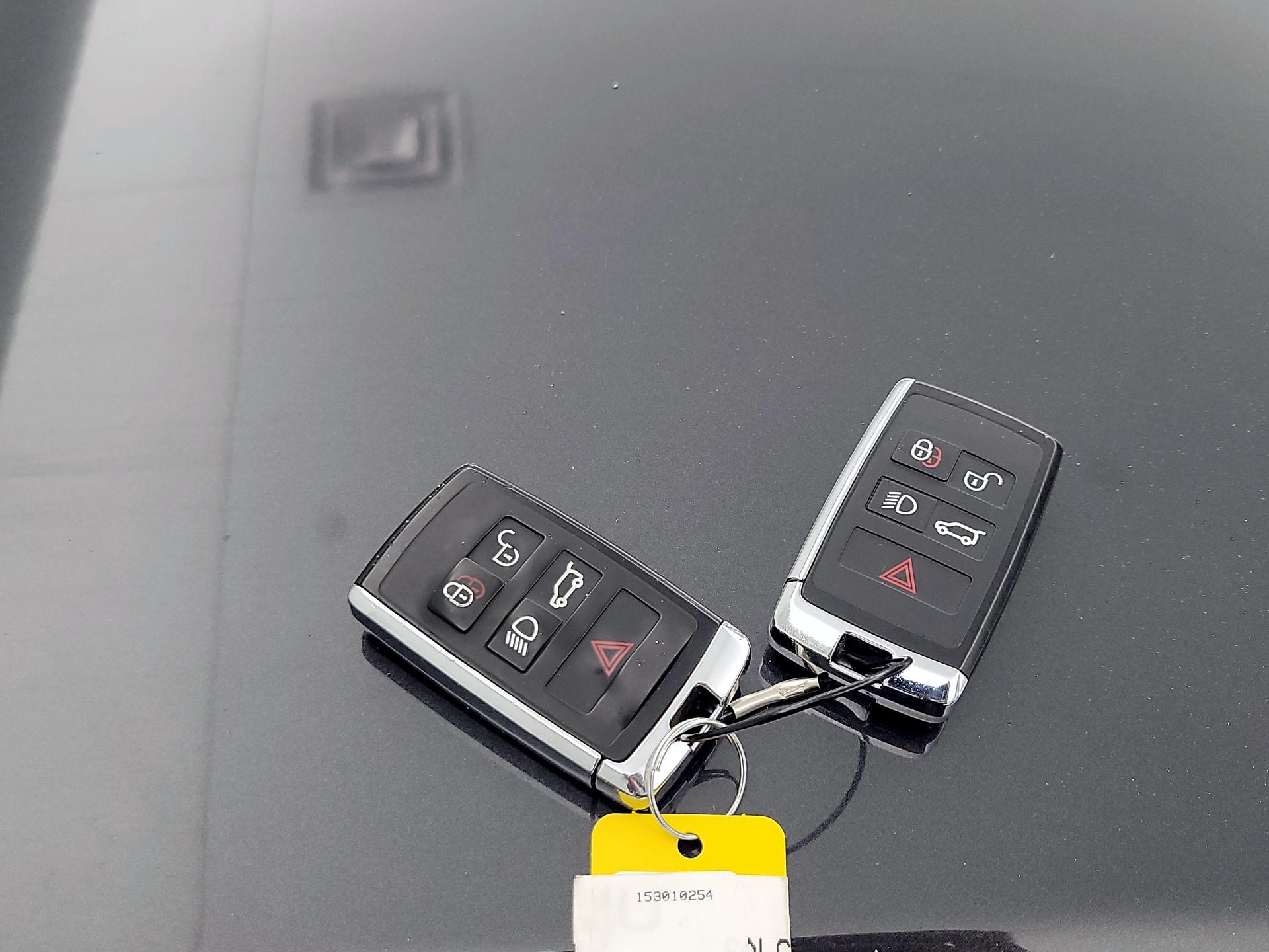 Thumbnail: 2022 Land Rover Range Rover - 20