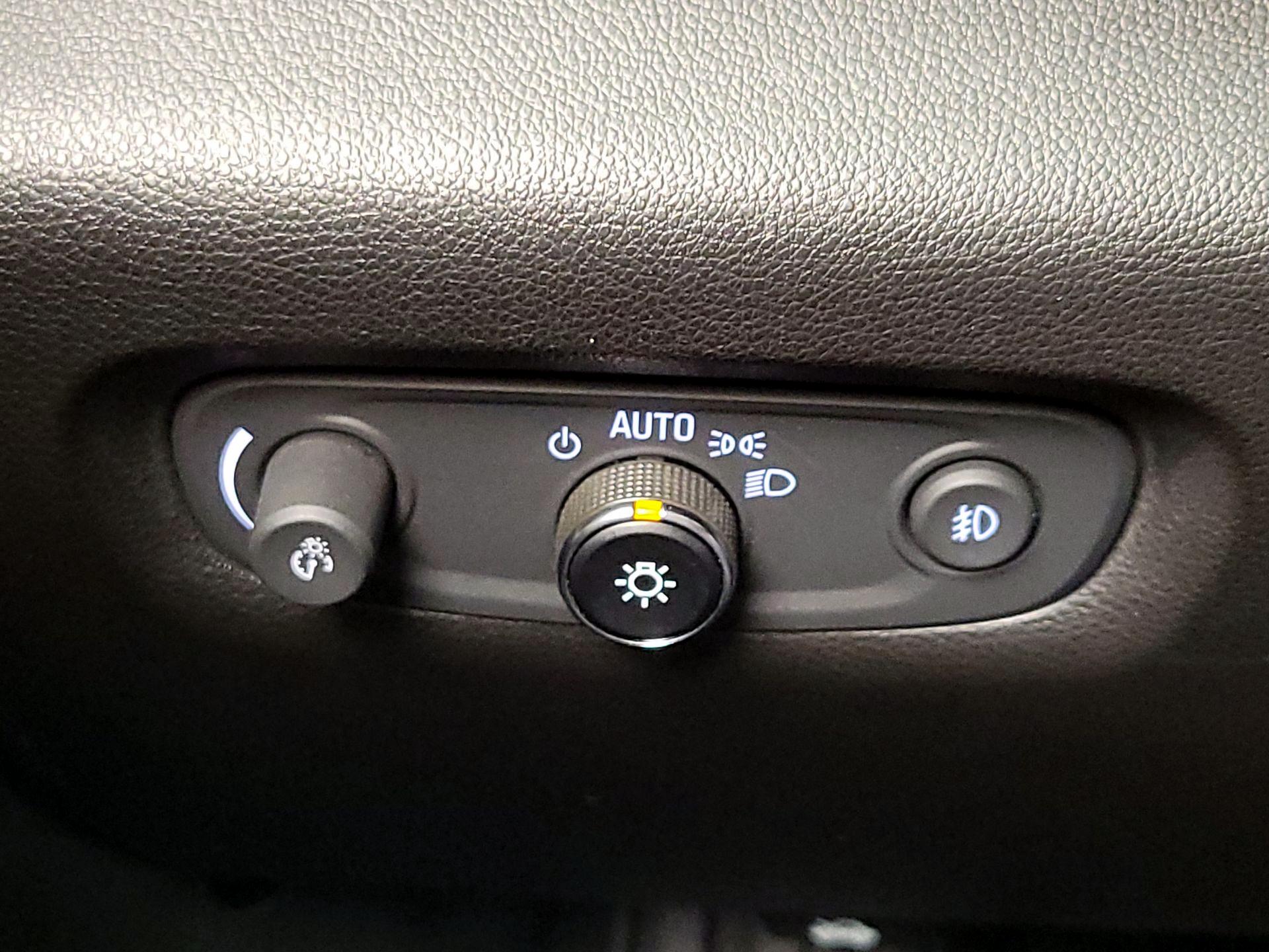 Thumbnail: 2018 Chevrolet Traverse - 13