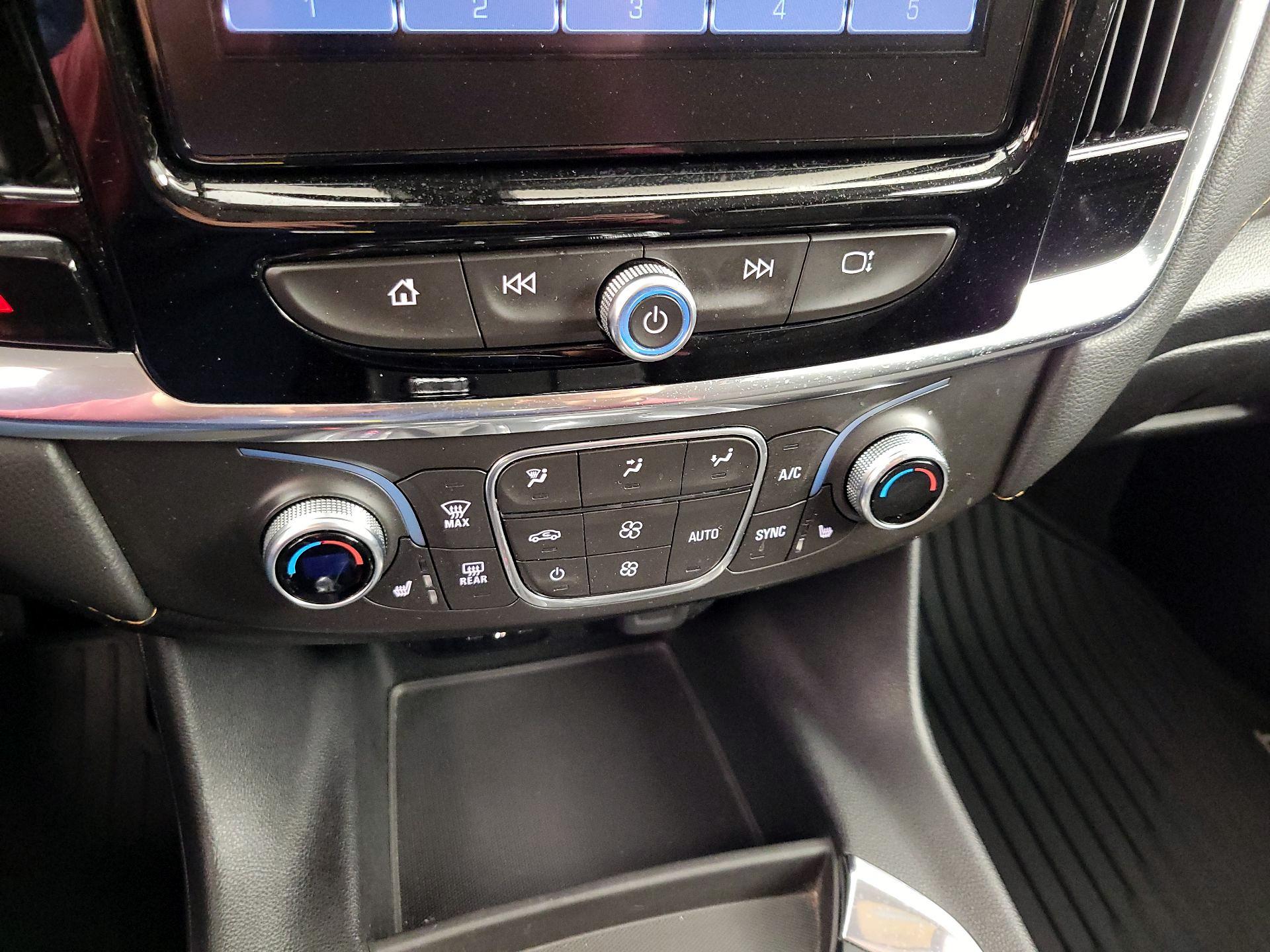 Thumbnail: 2018 Chevrolet Traverse - 17