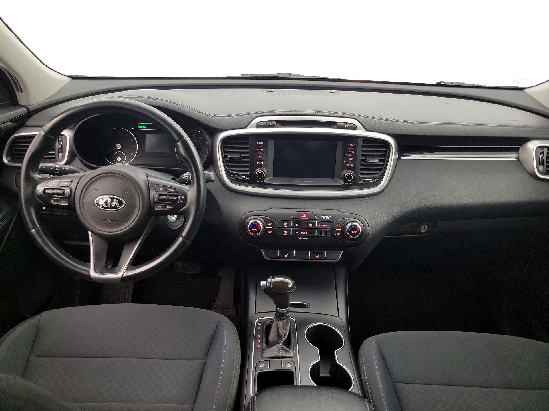 Thumbnail: 2017 Kia Sorento - 9