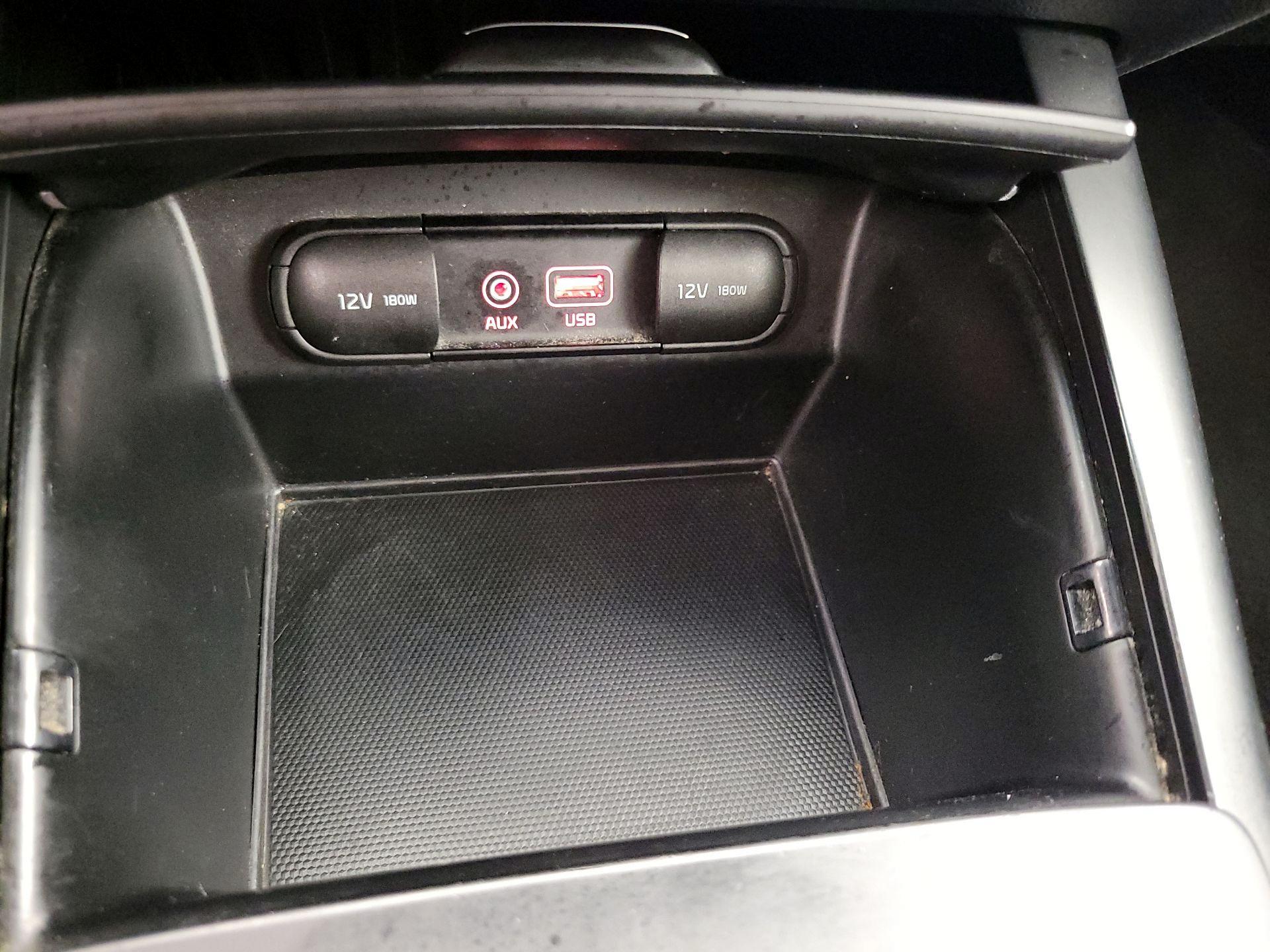 Thumbnail: 2017 Kia Sorento - 18