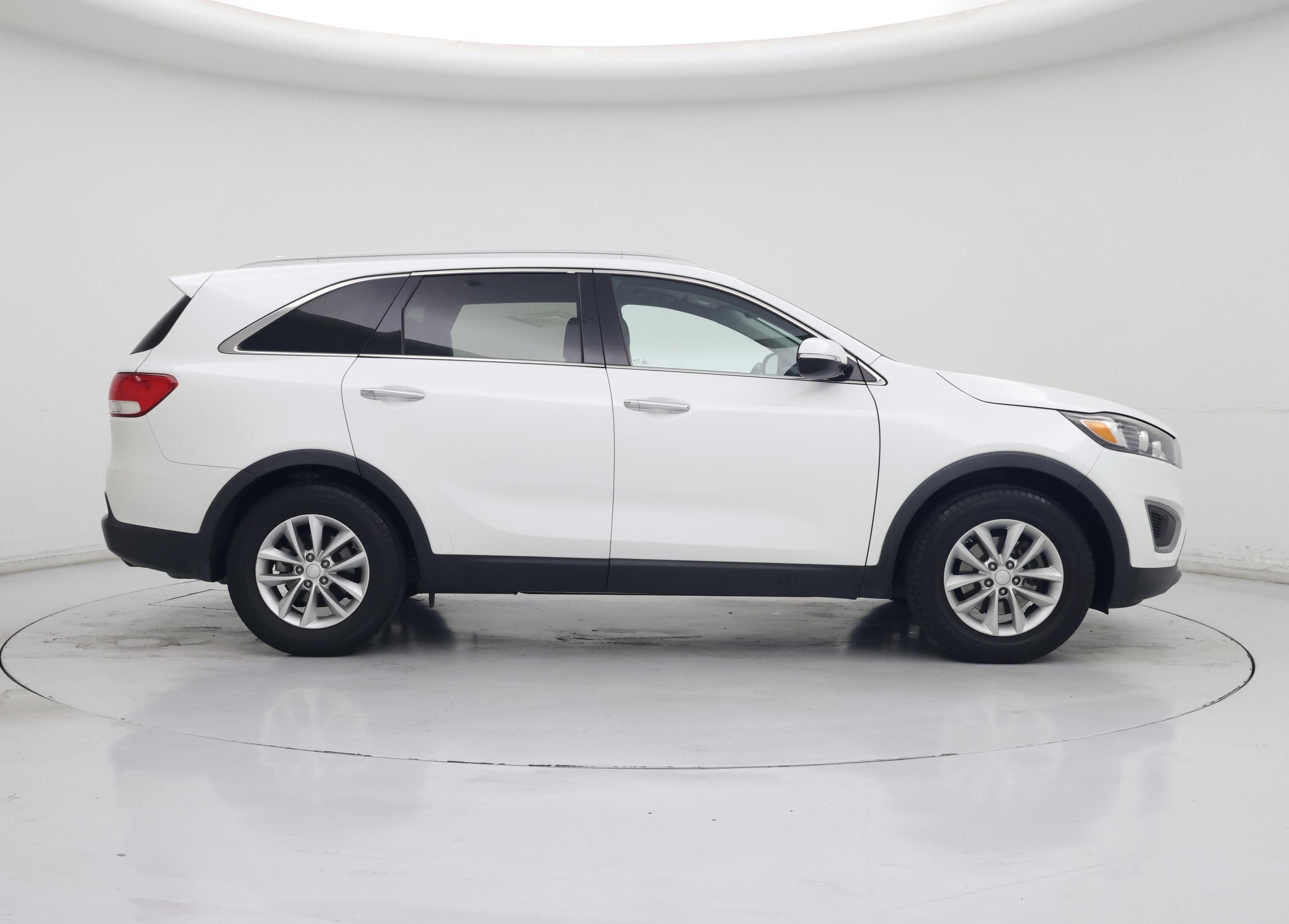 Thumbnail: 2017 Kia Sorento - 7