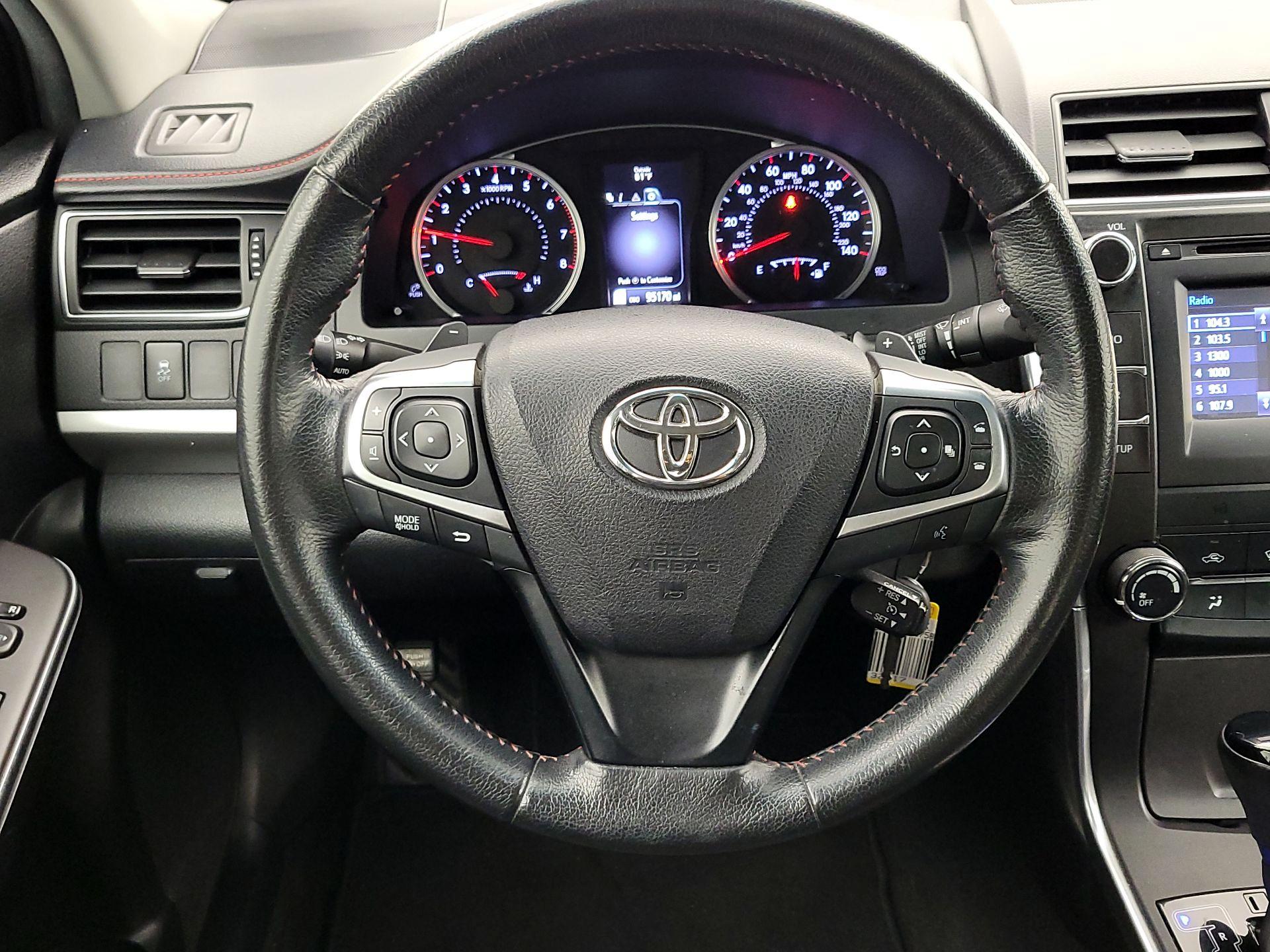 Thumbnail: 2015 Toyota Camry - 10