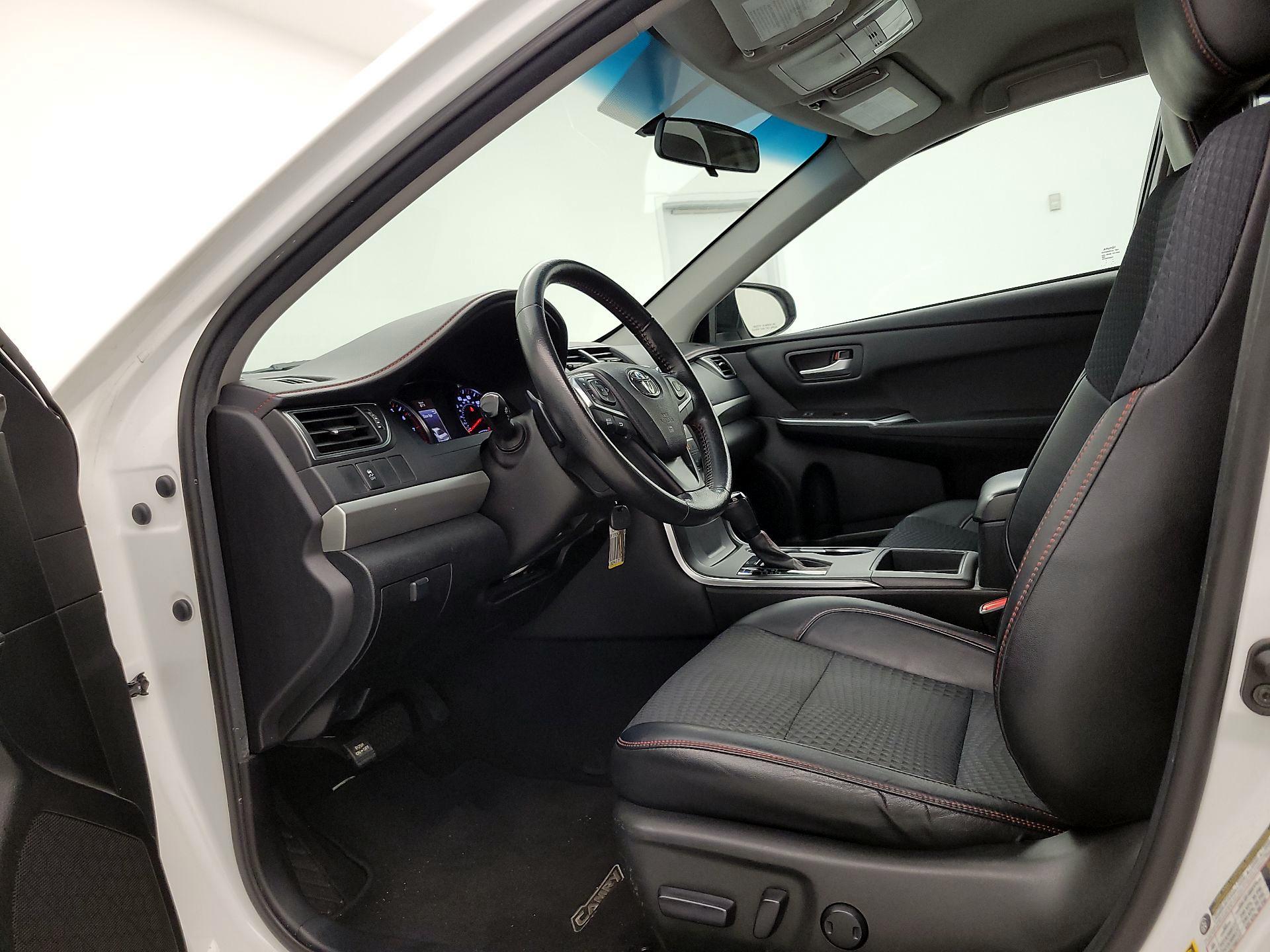 Thumbnail: 2015 Toyota Camry - 11