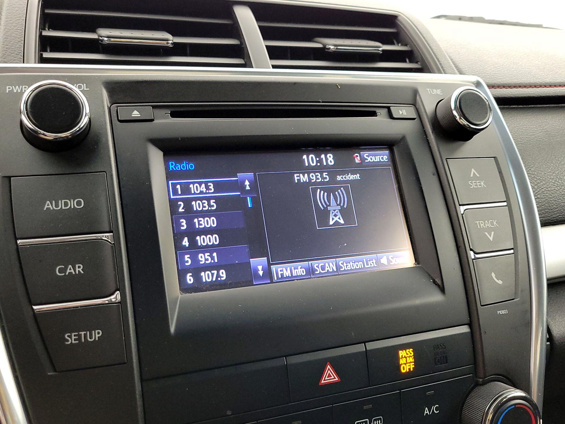 Thumbnail: 2015 Toyota Camry - 15