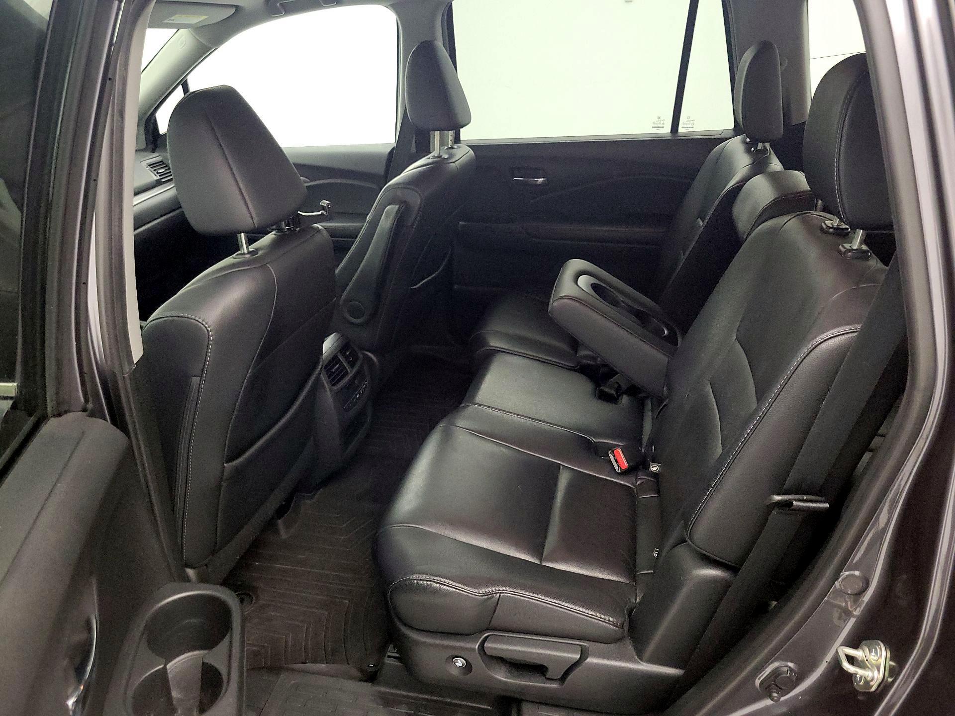 Thumbnail: 2017 Honda Pilot - 18