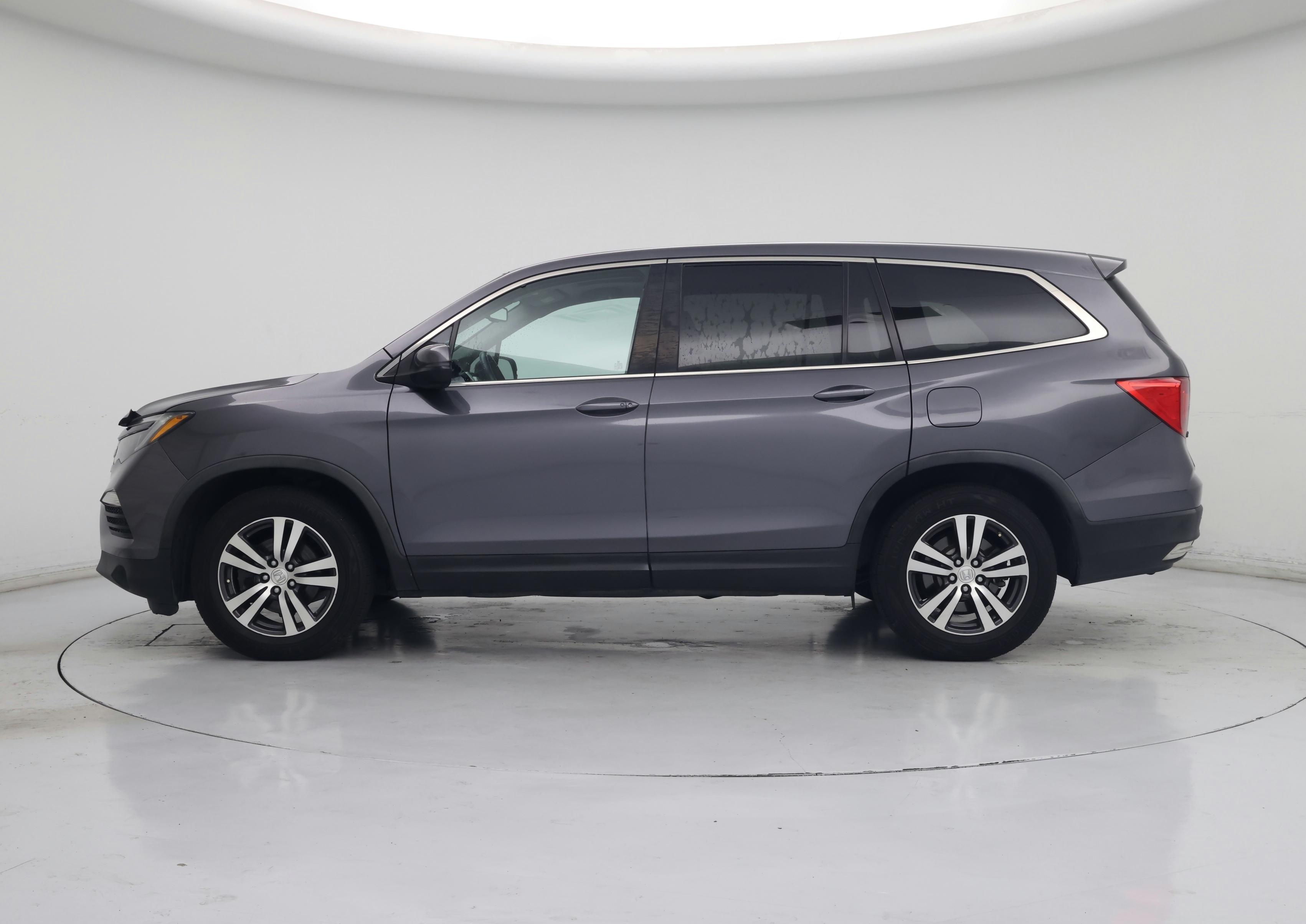 Thumbnail: 2017 Honda Pilot - 3