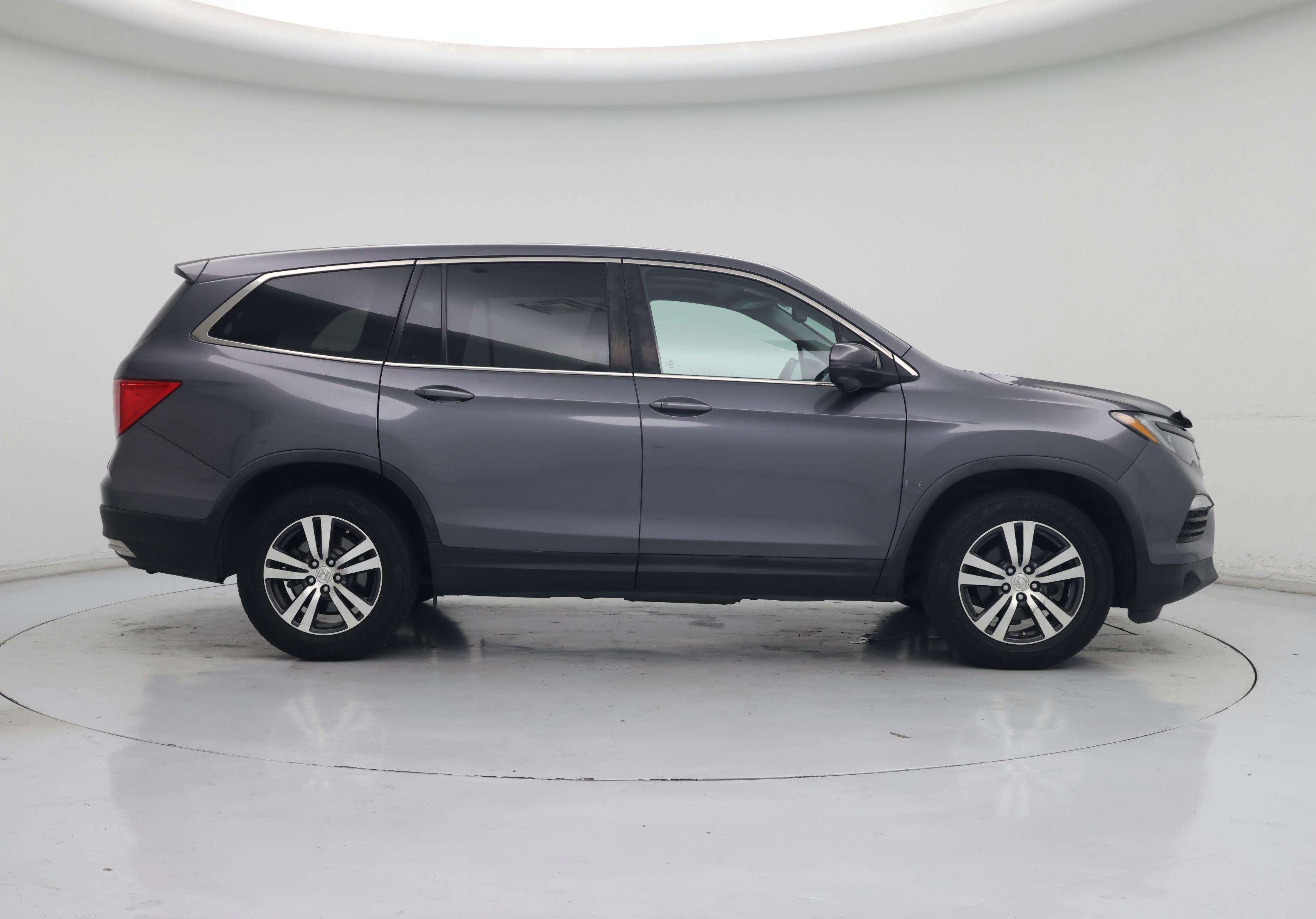 Thumbnail: 2017 Honda Pilot - 7