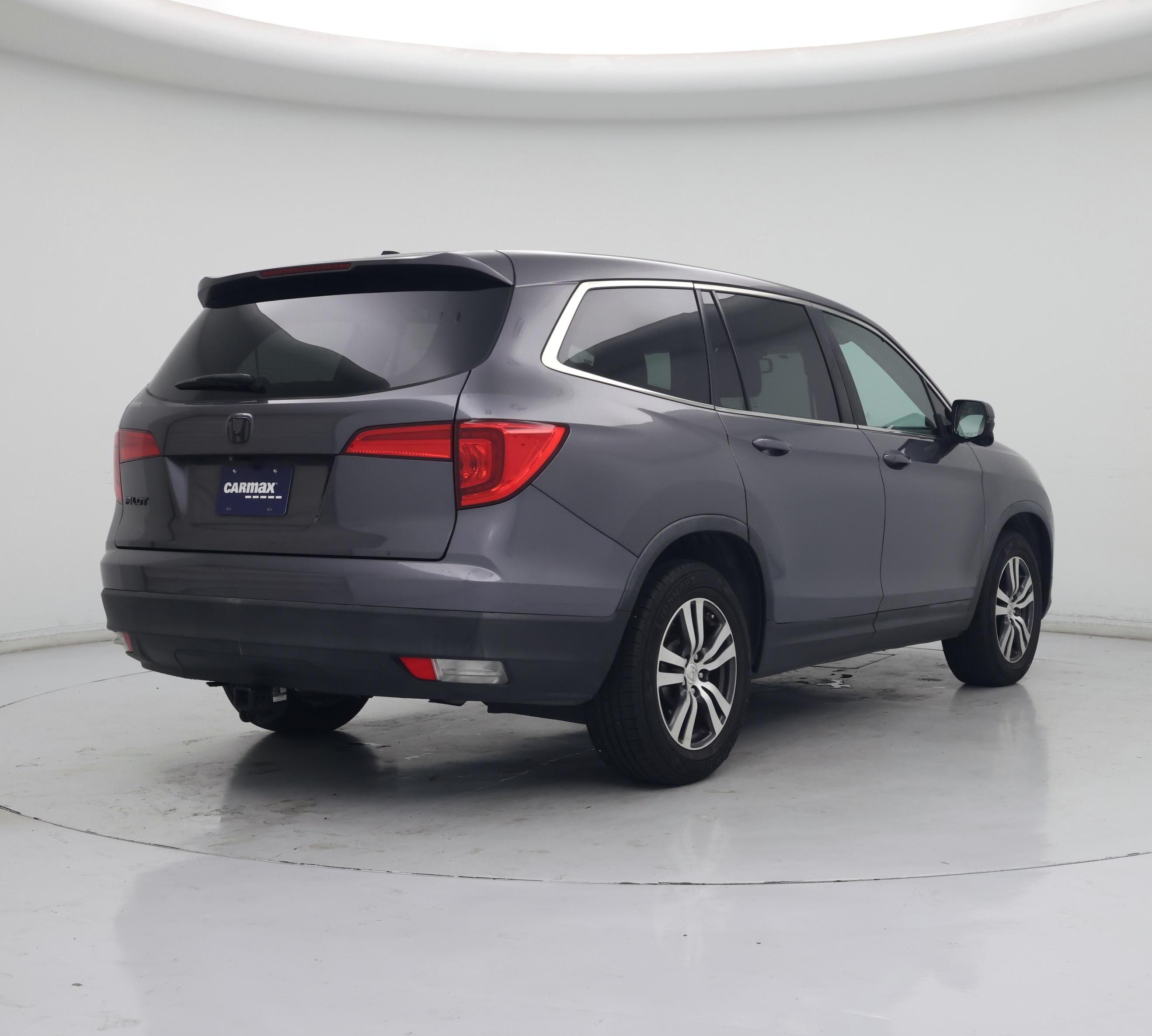 Thumbnail: 2017 Honda Pilot - 8