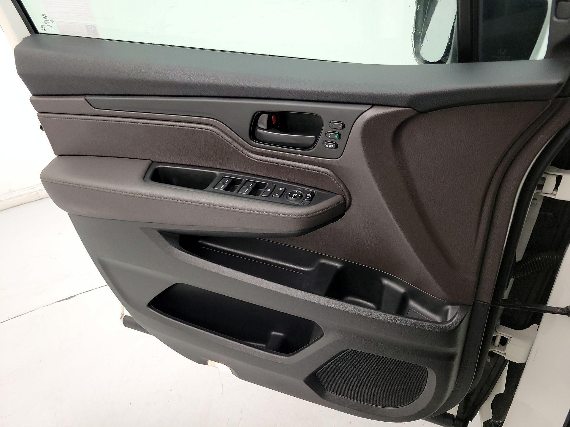 Thumbnail: 2019 Honda Odyssey - 12