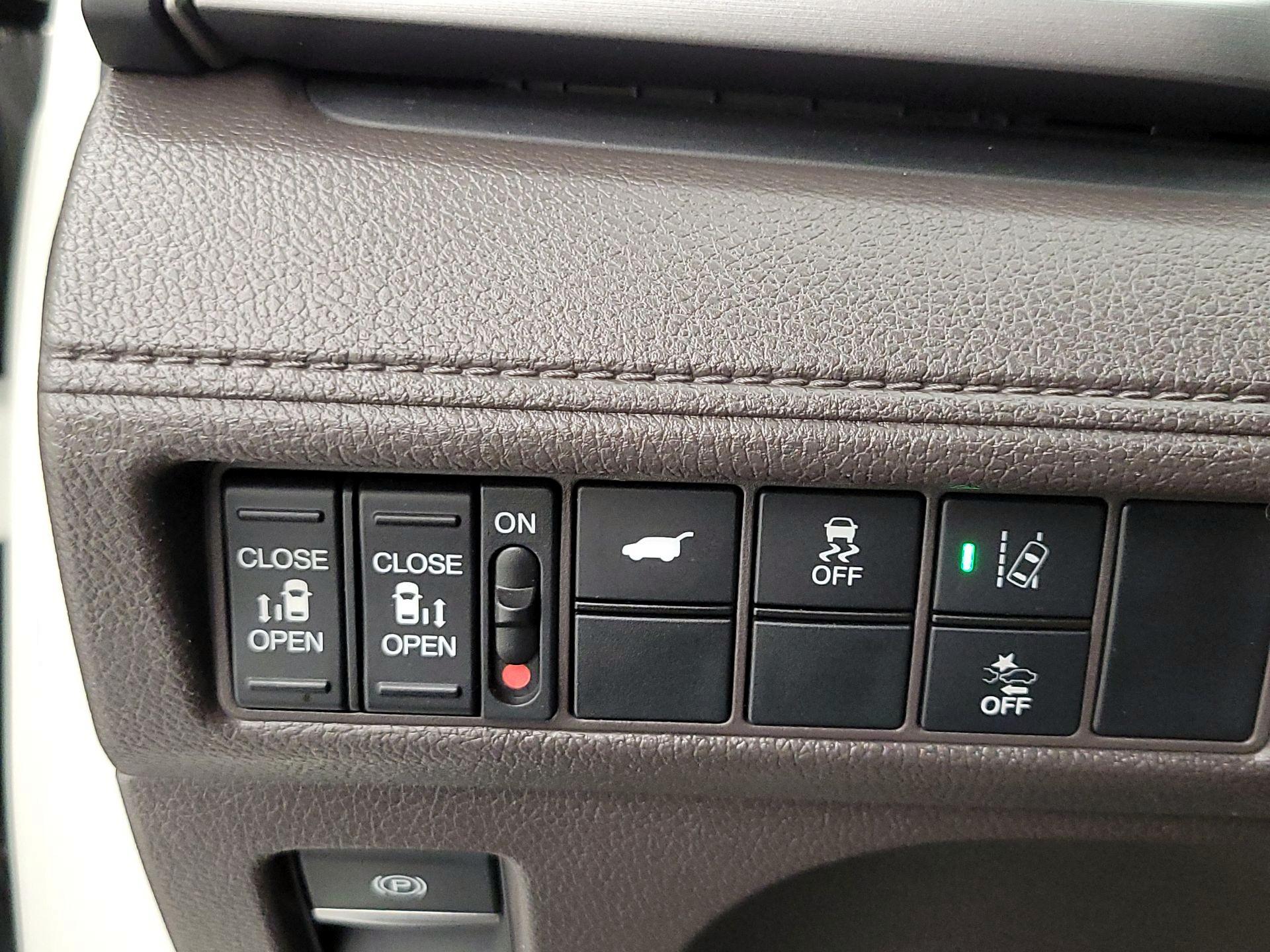 Thumbnail: 2019 Honda Odyssey - 13