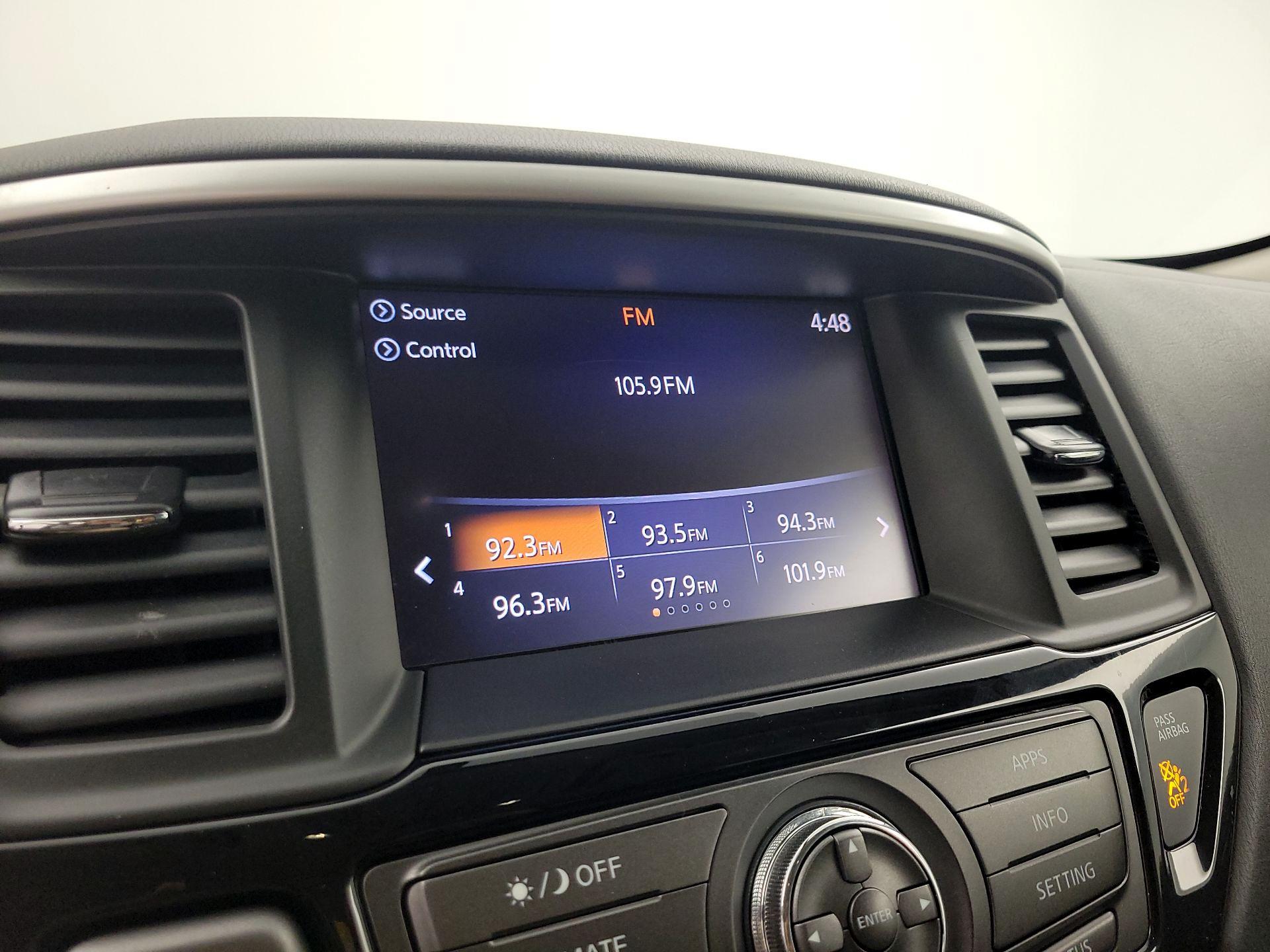 Thumbnail: 2017 Nissan Pathfinder - 15